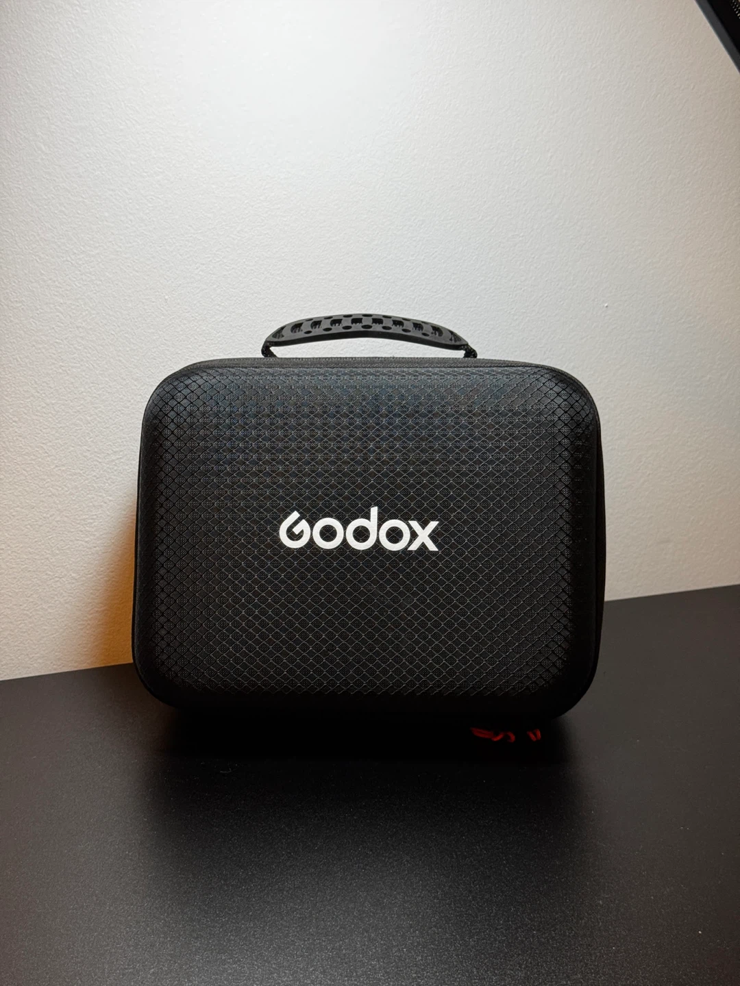 Godox AD200Pro II Pocket Flash / Used Under 10 Times - photo 5
