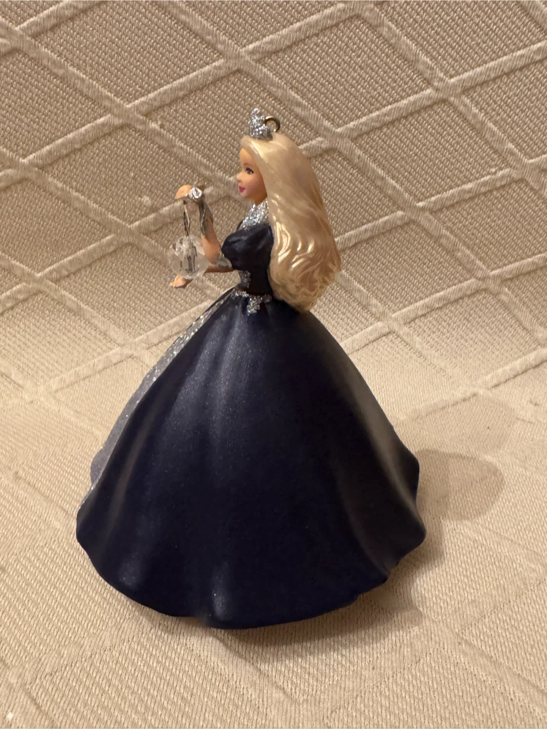 1999 Hallmark Ornament Barbie as The Millennium Princess - photo 2