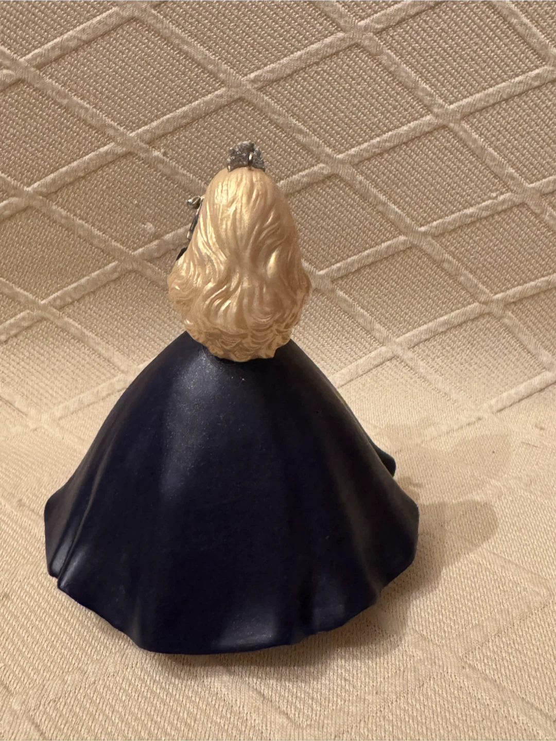 1999 Hallmark Ornament Barbie as The Millennium Princess - photo 3