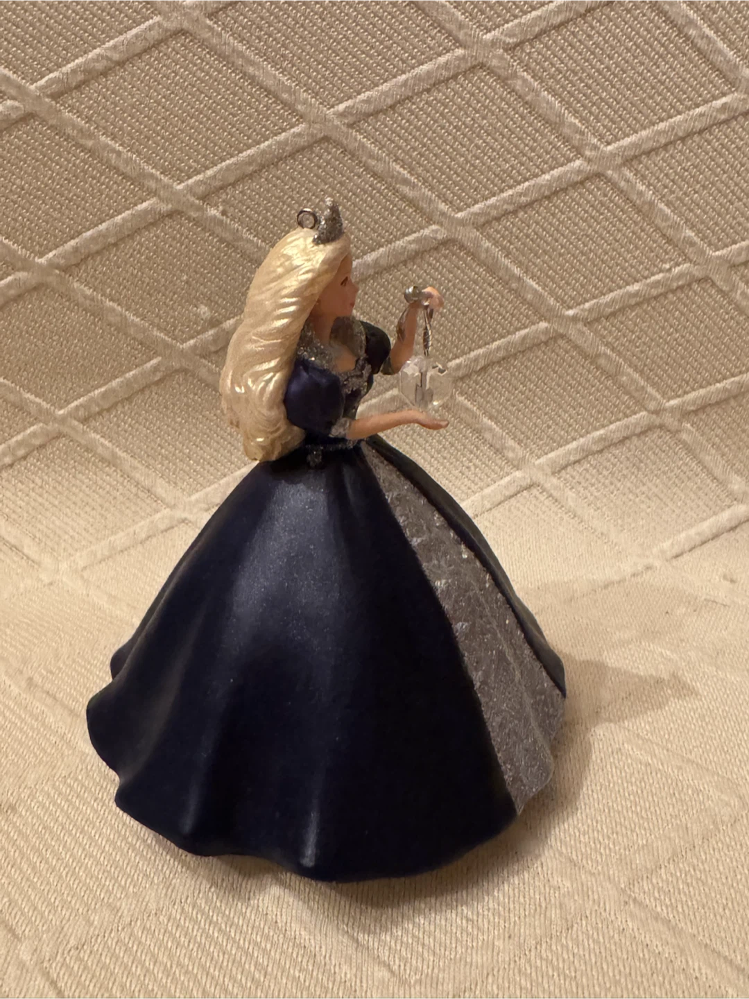 1999 Hallmark Ornament Barbie as The Millennium Princess - photo 4