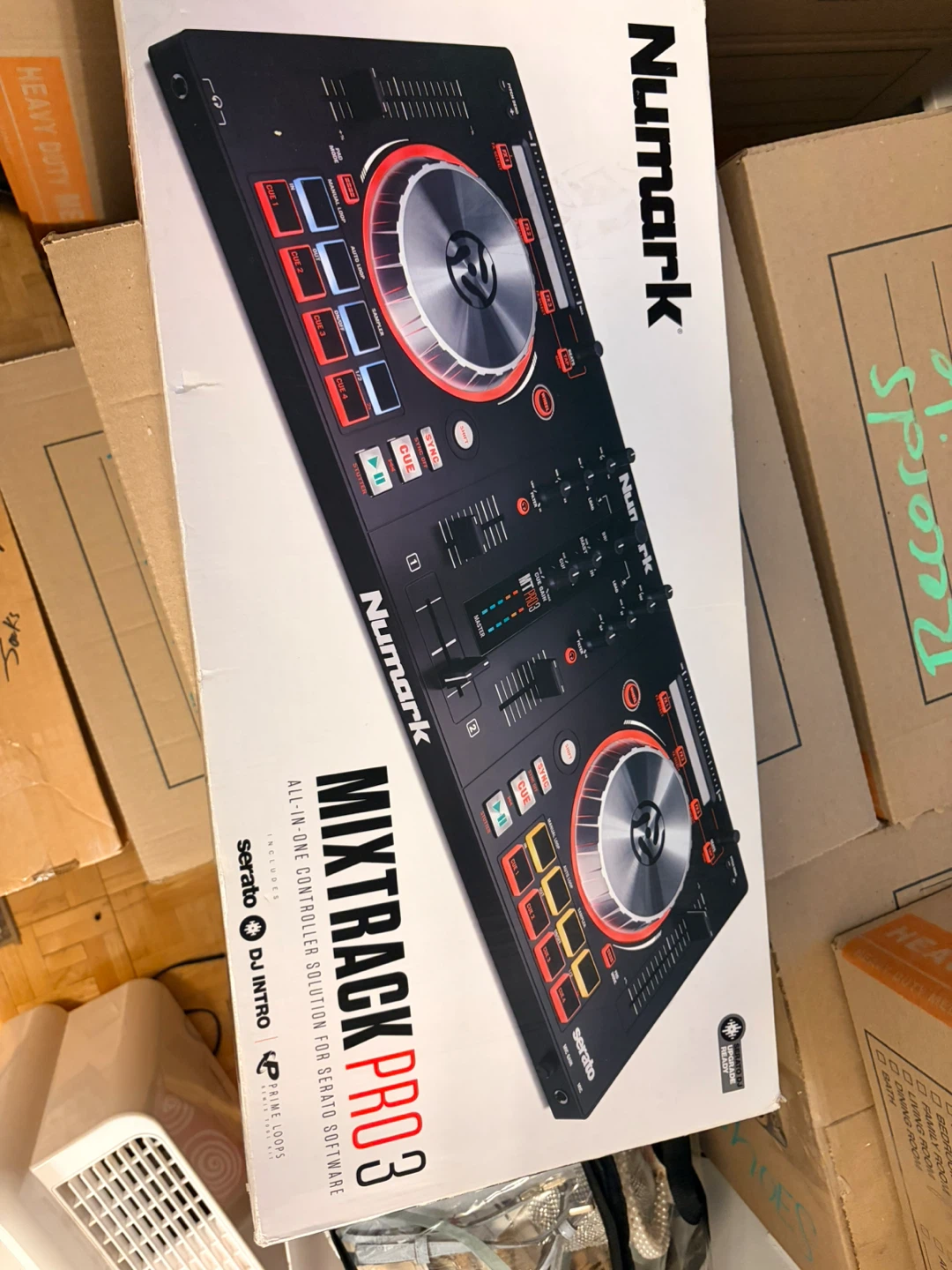 Numark Mixtrack Pro 3 DJ Controller