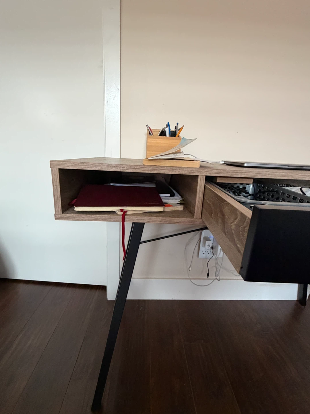 Office/Study Table - photo 3