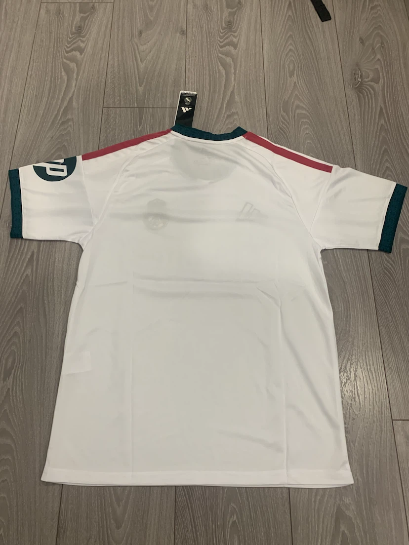 Real Madrid 26/27 Jersey - Medium - photo 2