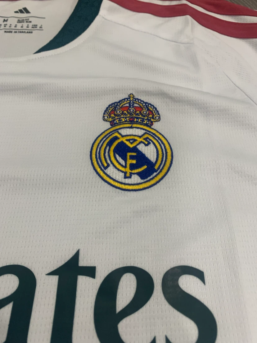 Real Madrid 26/27 Jersey - Medium - photo 4