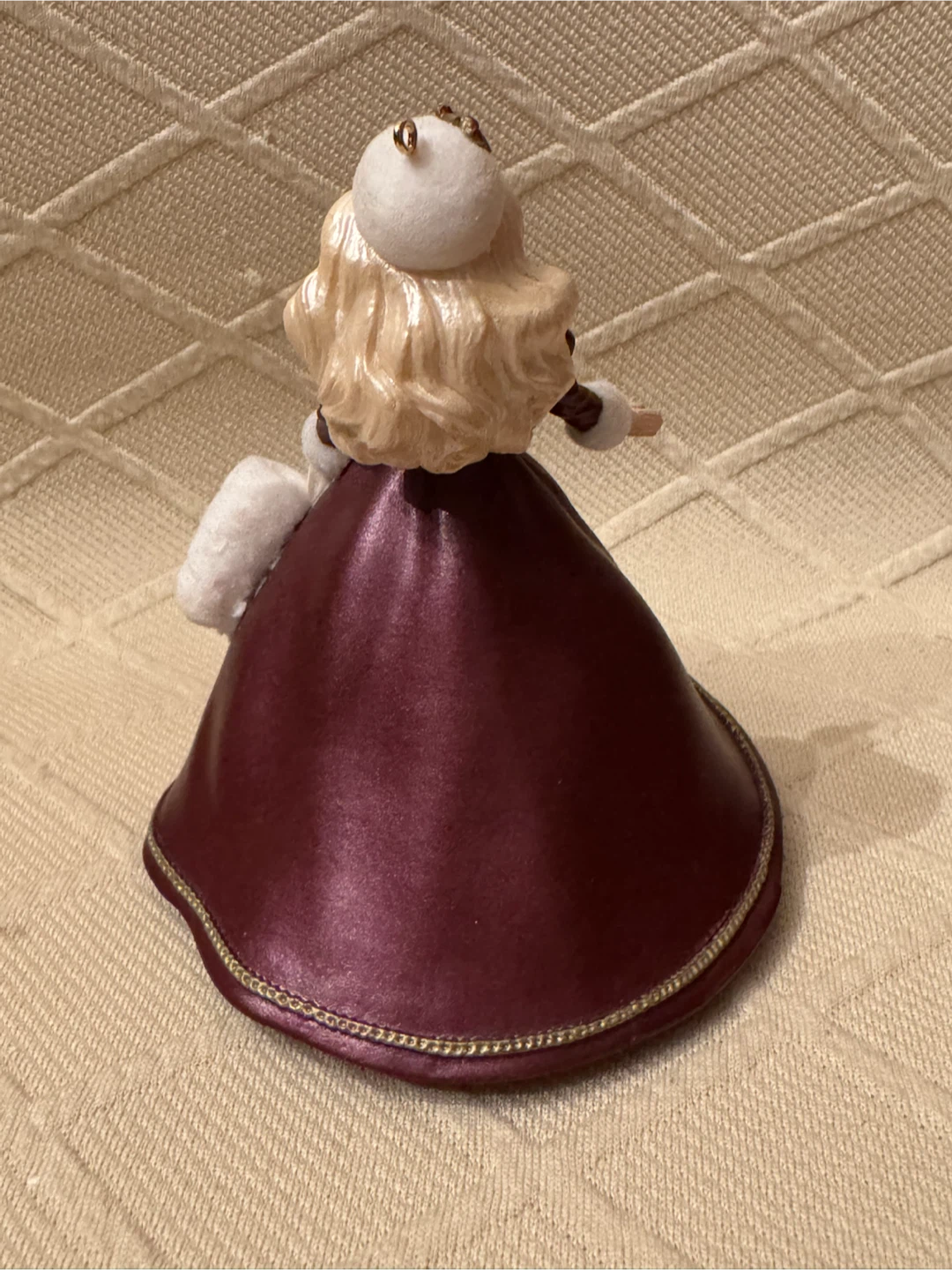 1996 Hallmark Keepsake Holiday Barbie Ornament (#4) - photo 3