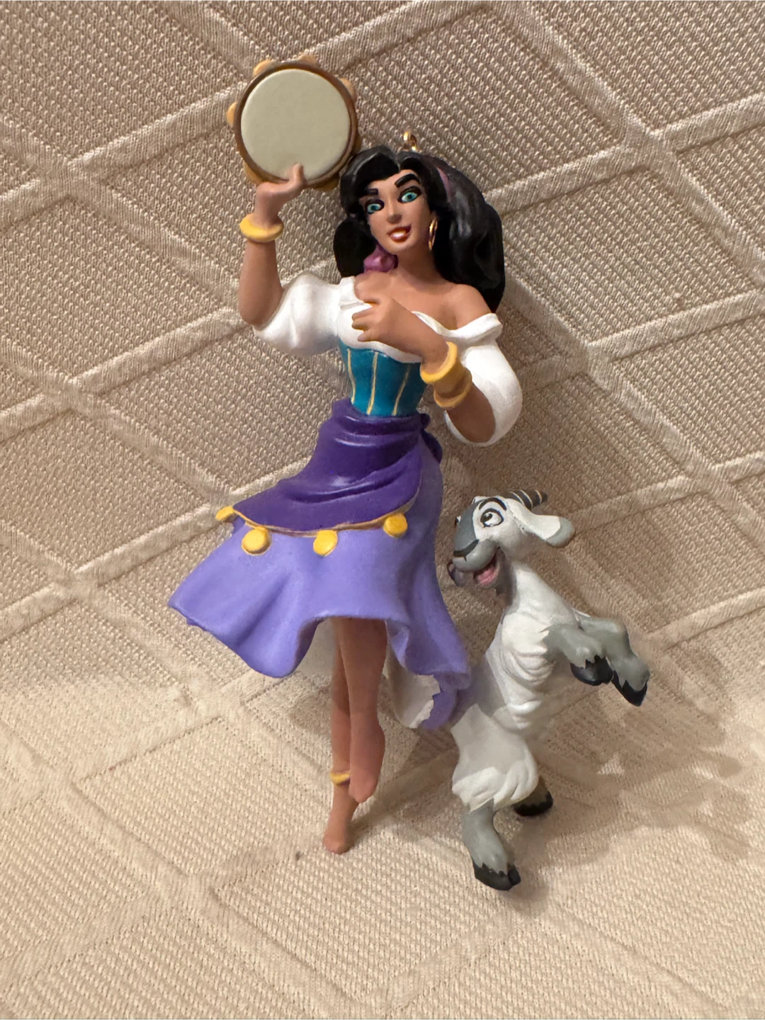 Hallmark Keepsake Esmeralda and Djali Ornament - photo 2