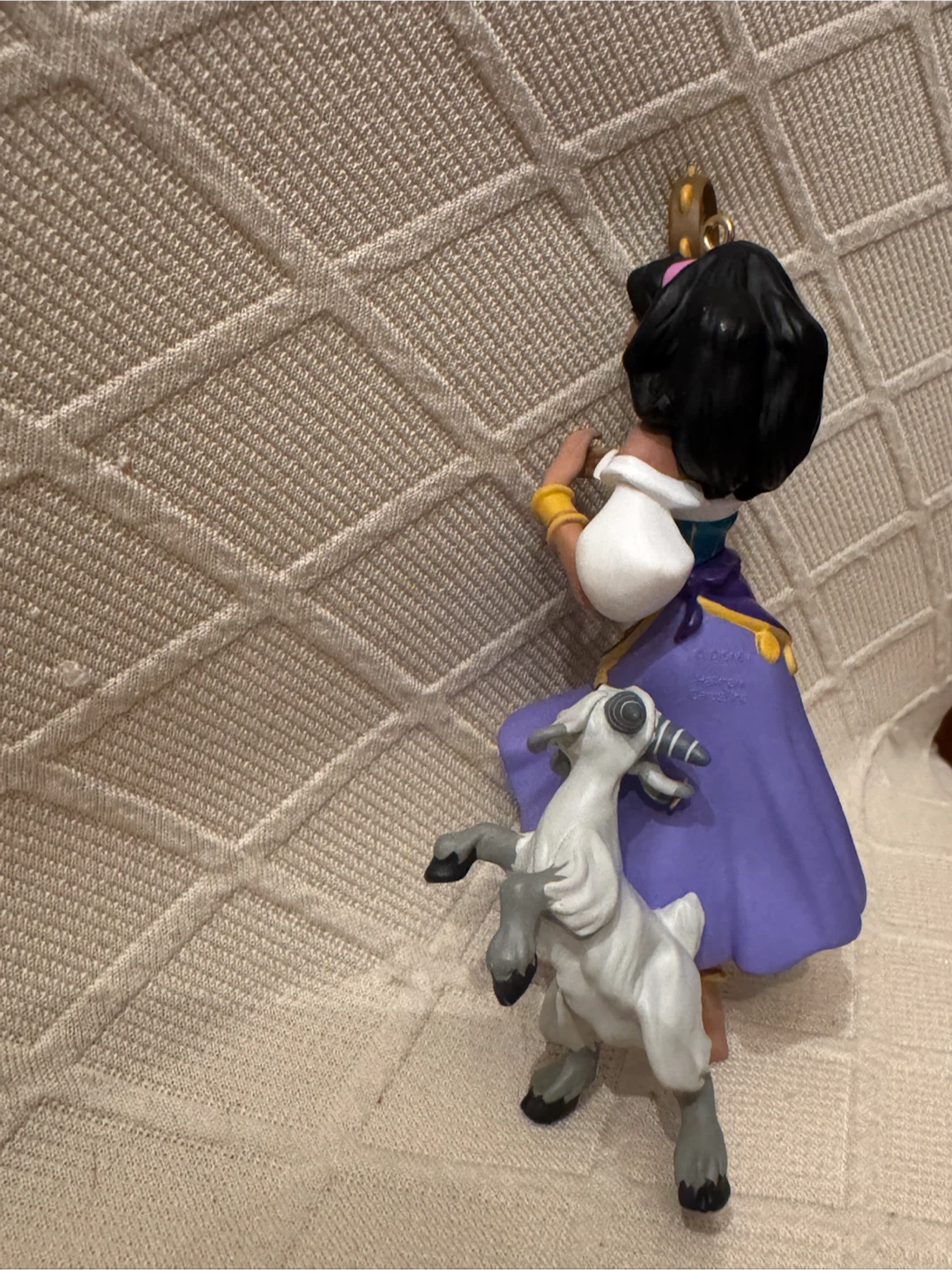 Hallmark Keepsake Esmeralda and Djali Ornament - photo 3