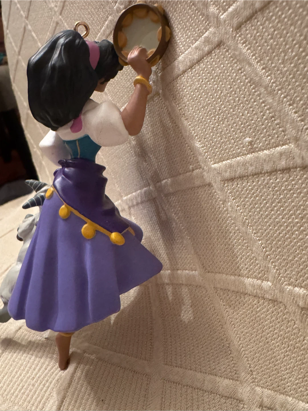 Hallmark Keepsake Esmeralda and Djali Ornament - photo 5