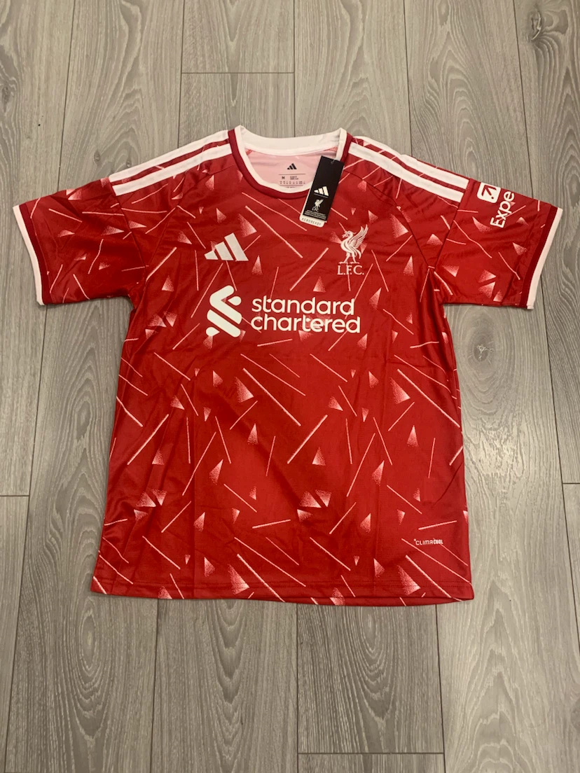 Liverpool Jersey 26/27 - Medium