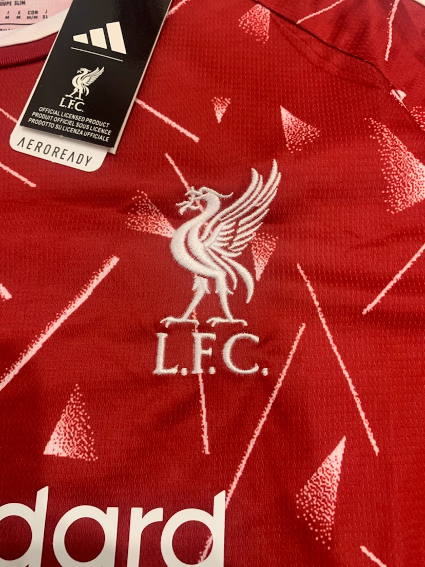 Liverpool Jersey 26/27 - Medium - photo 4