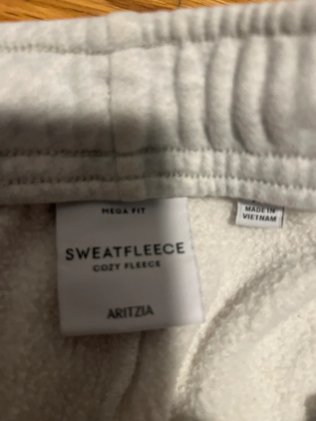 Light grey aritzia mega fit sweats - photo 2