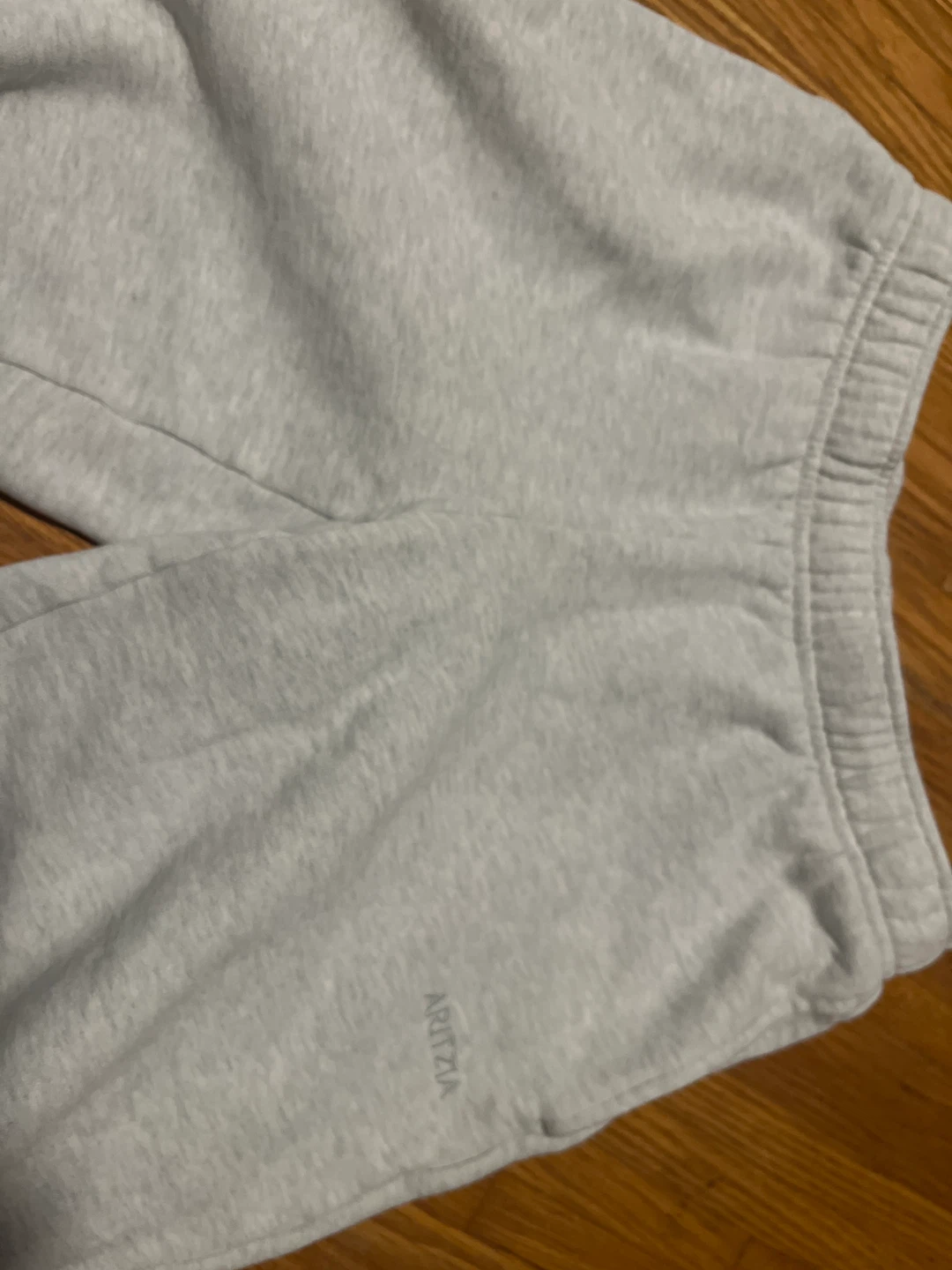 Light grey aritzia mega fit sweats - photo 4