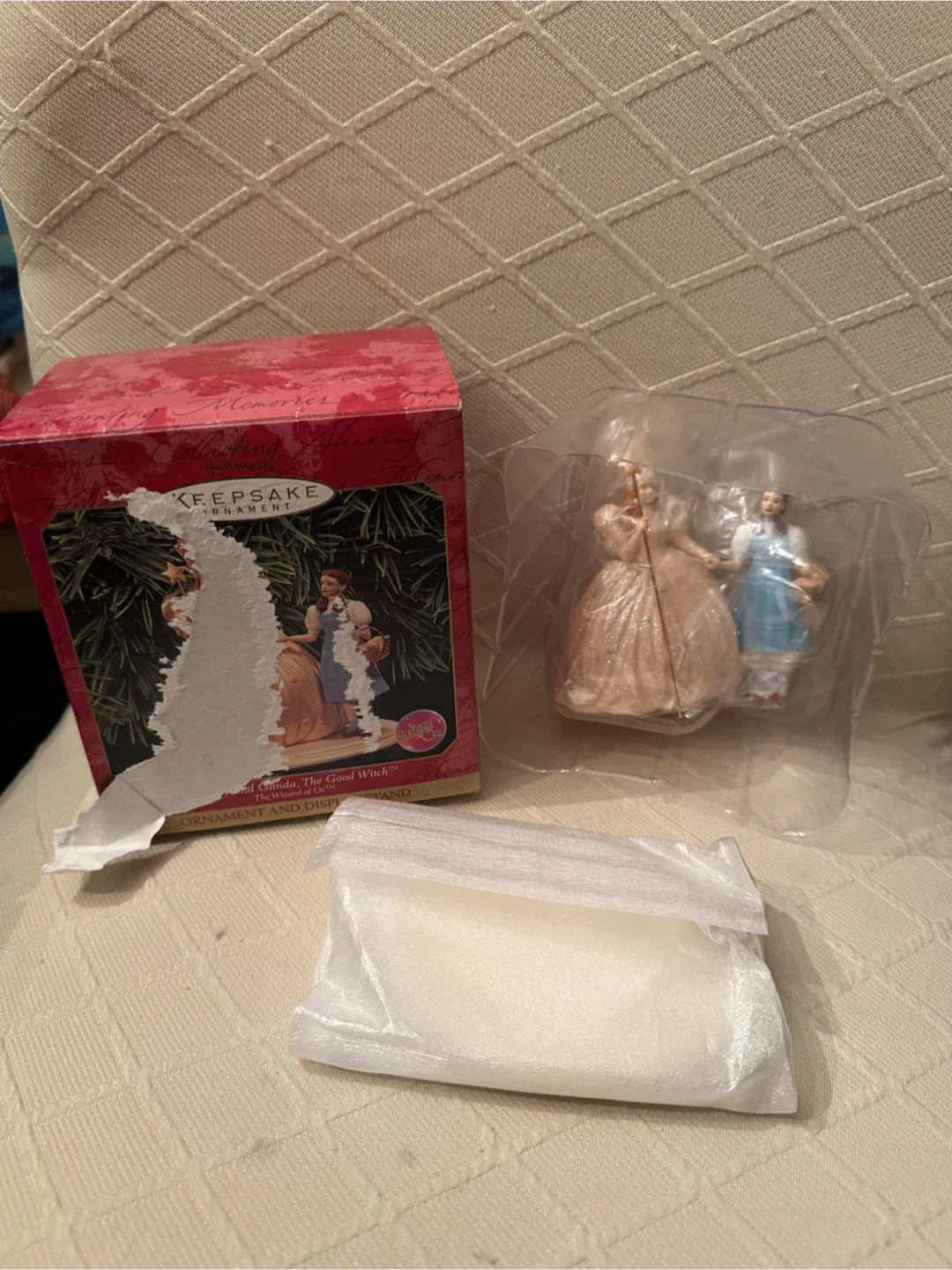 1998 Hallmark Keepsake Ornament Glinda and Dorothy