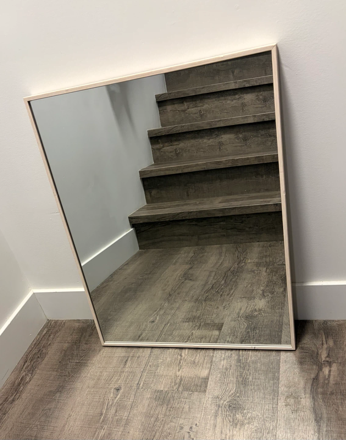 wall mirror in good condition