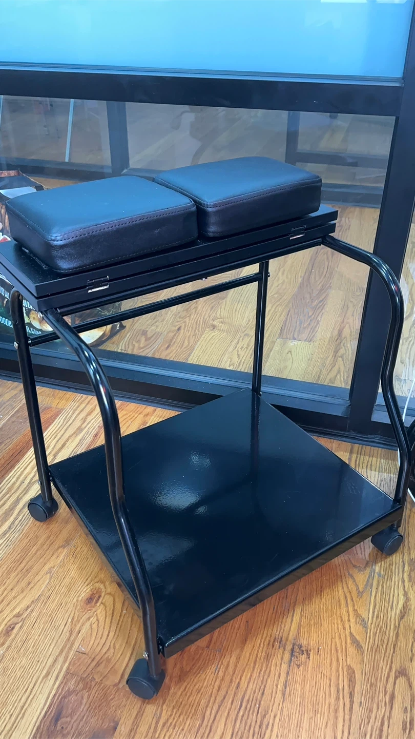 Adjustable pedicure cart