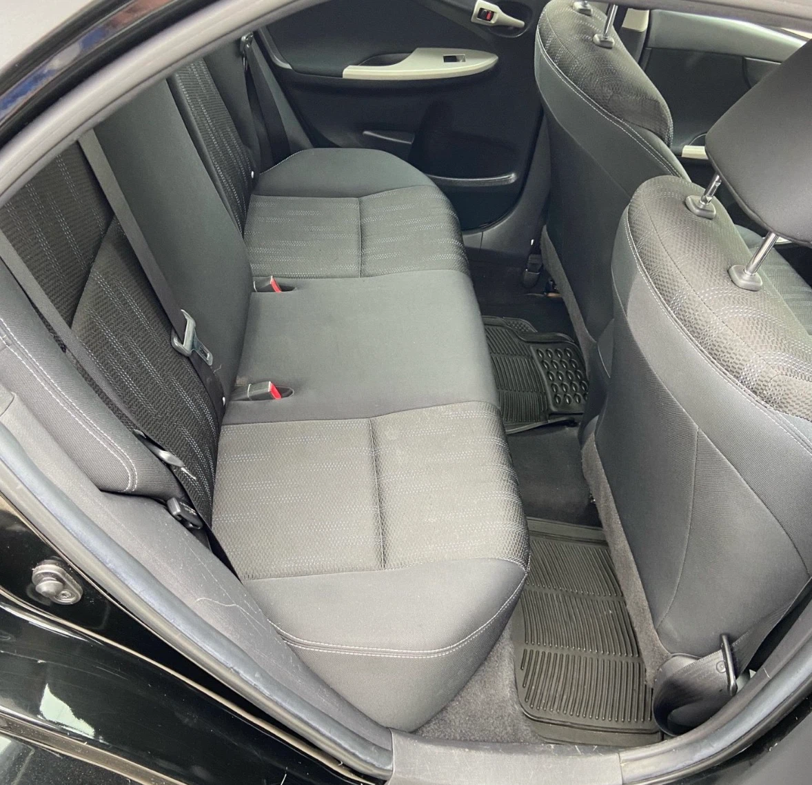 Toyota Corolla S - photo 5