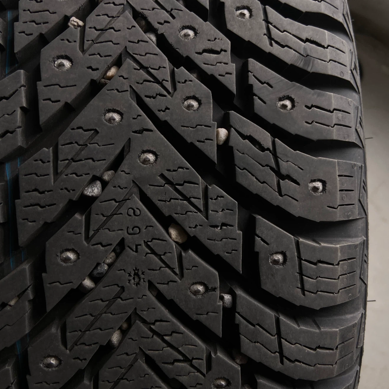 Mercedes Benz 19in original equipment tires with rims - photo 2