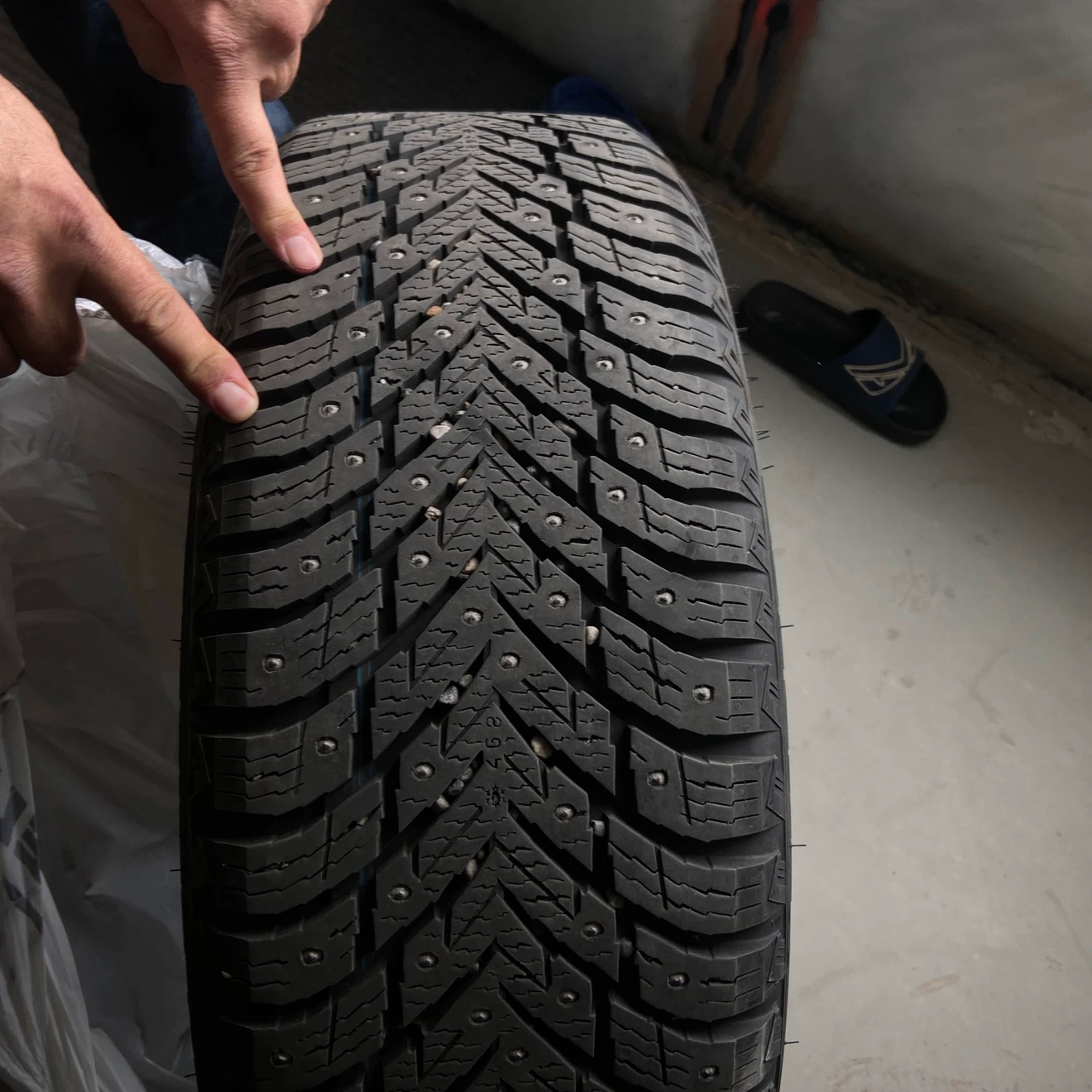 Mercedes Benz 19in original equipment tires with rims - photo 3