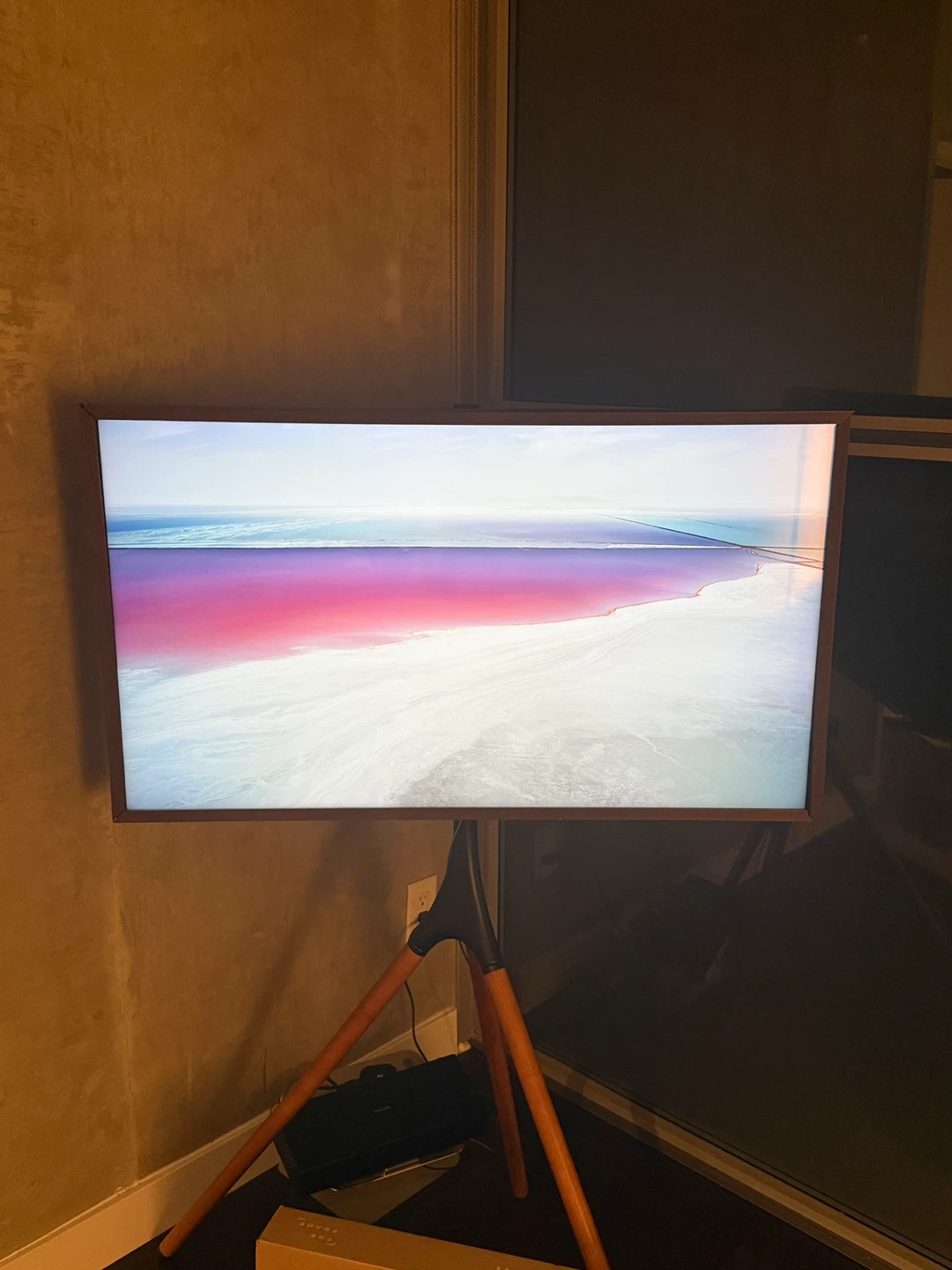 Samsung The Frame 43 in TV - photo 3