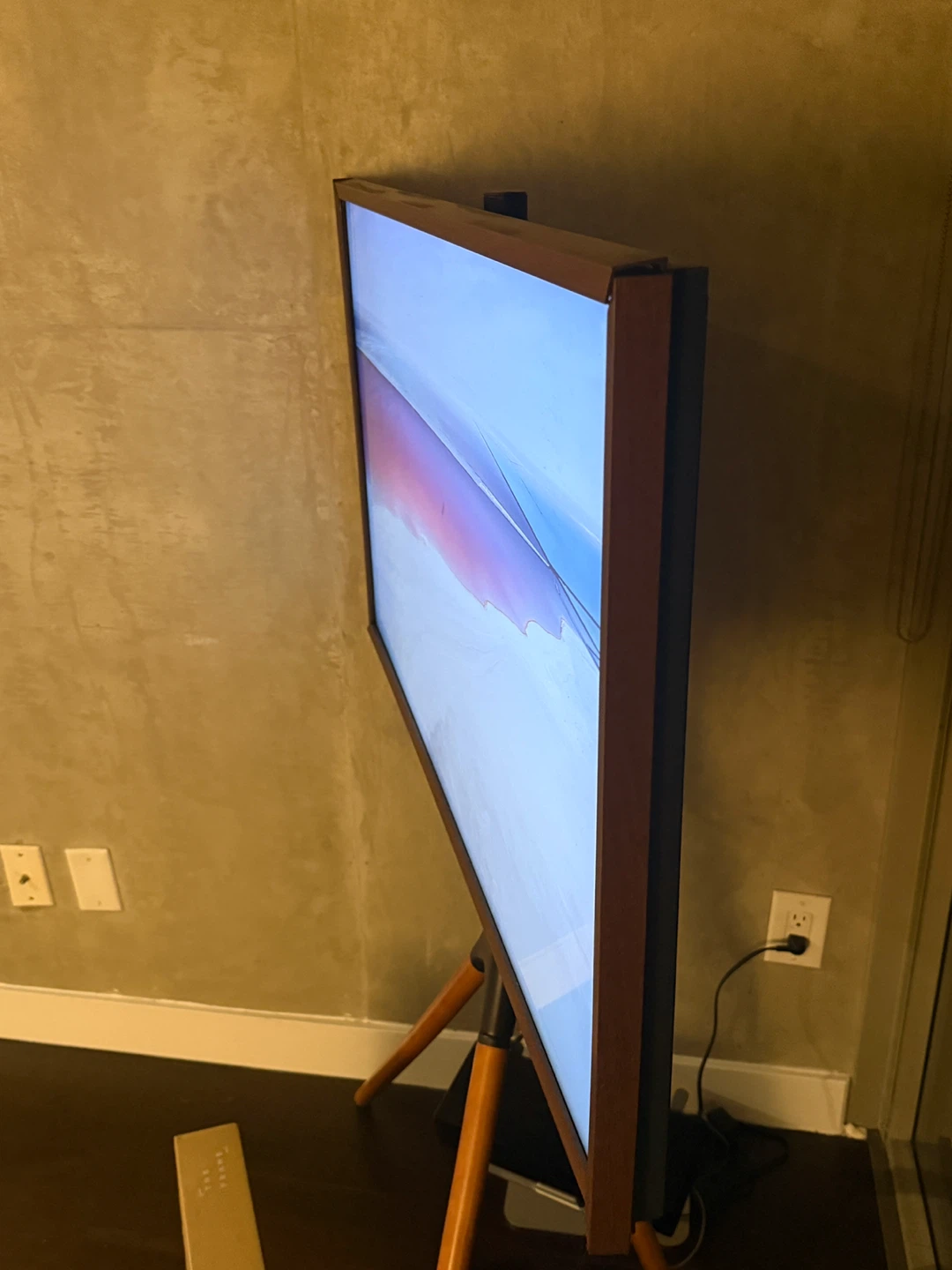 Samsung The Frame 43 in TV - photo 4