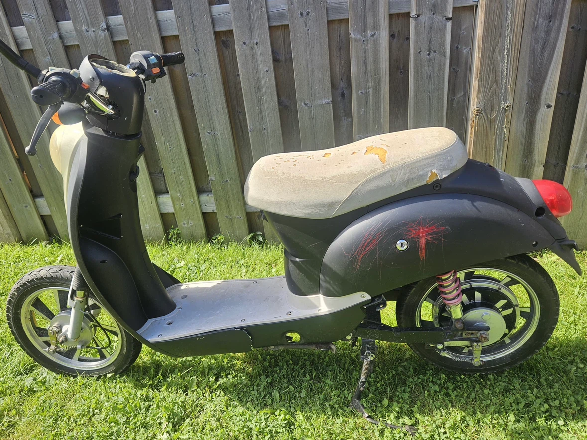 Electric Scooter/Moped - photo 2