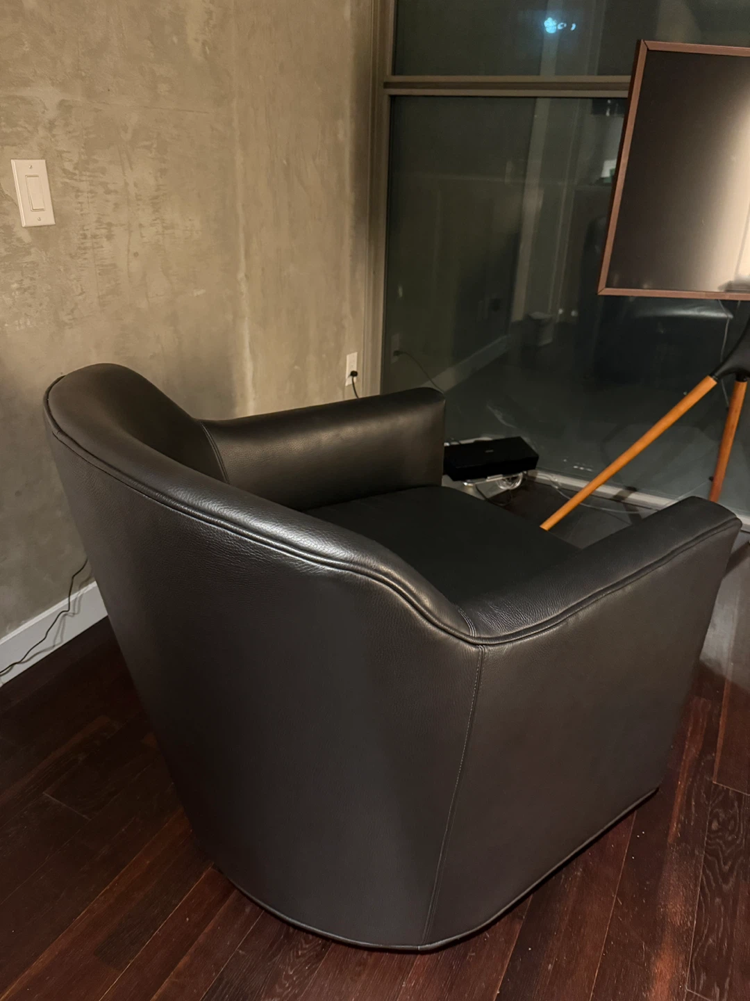 Move out sale Leather Arm Chair - photo 2