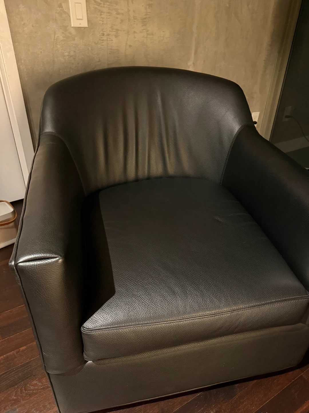 Move out sale Leather Arm Chair - photo 5