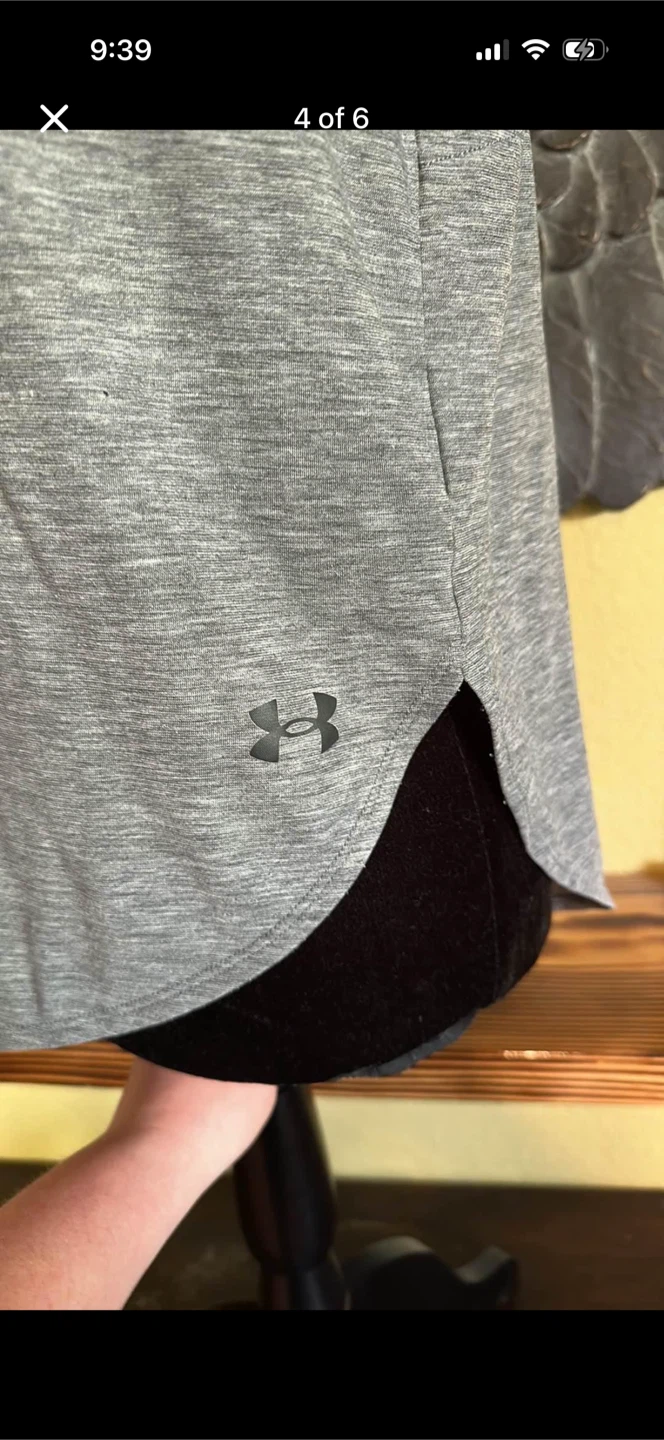 Under Armour Loose Fit Tee Shirt - photo 4