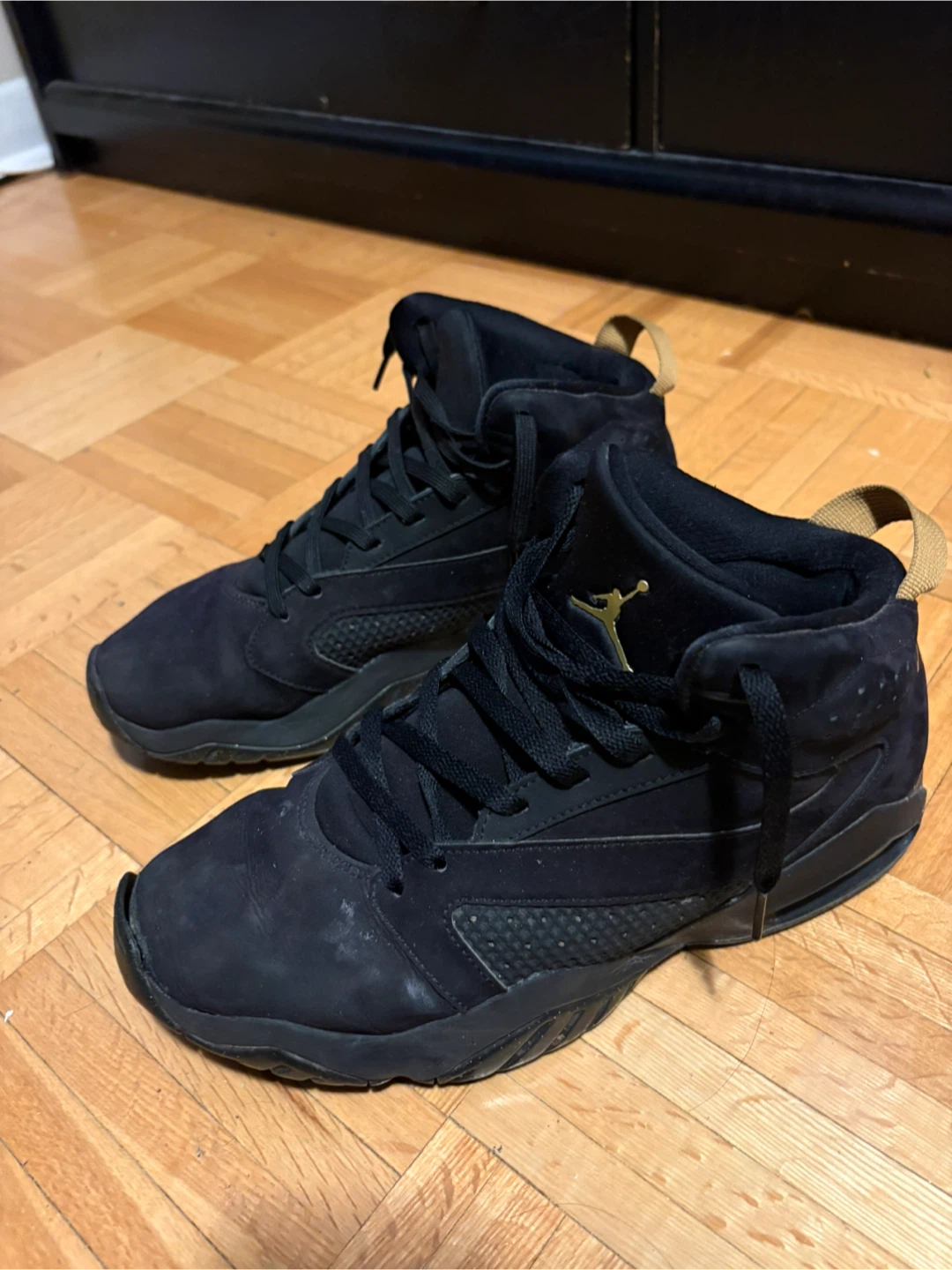 Jordan Max Aura 5 Black Gold Sneakers