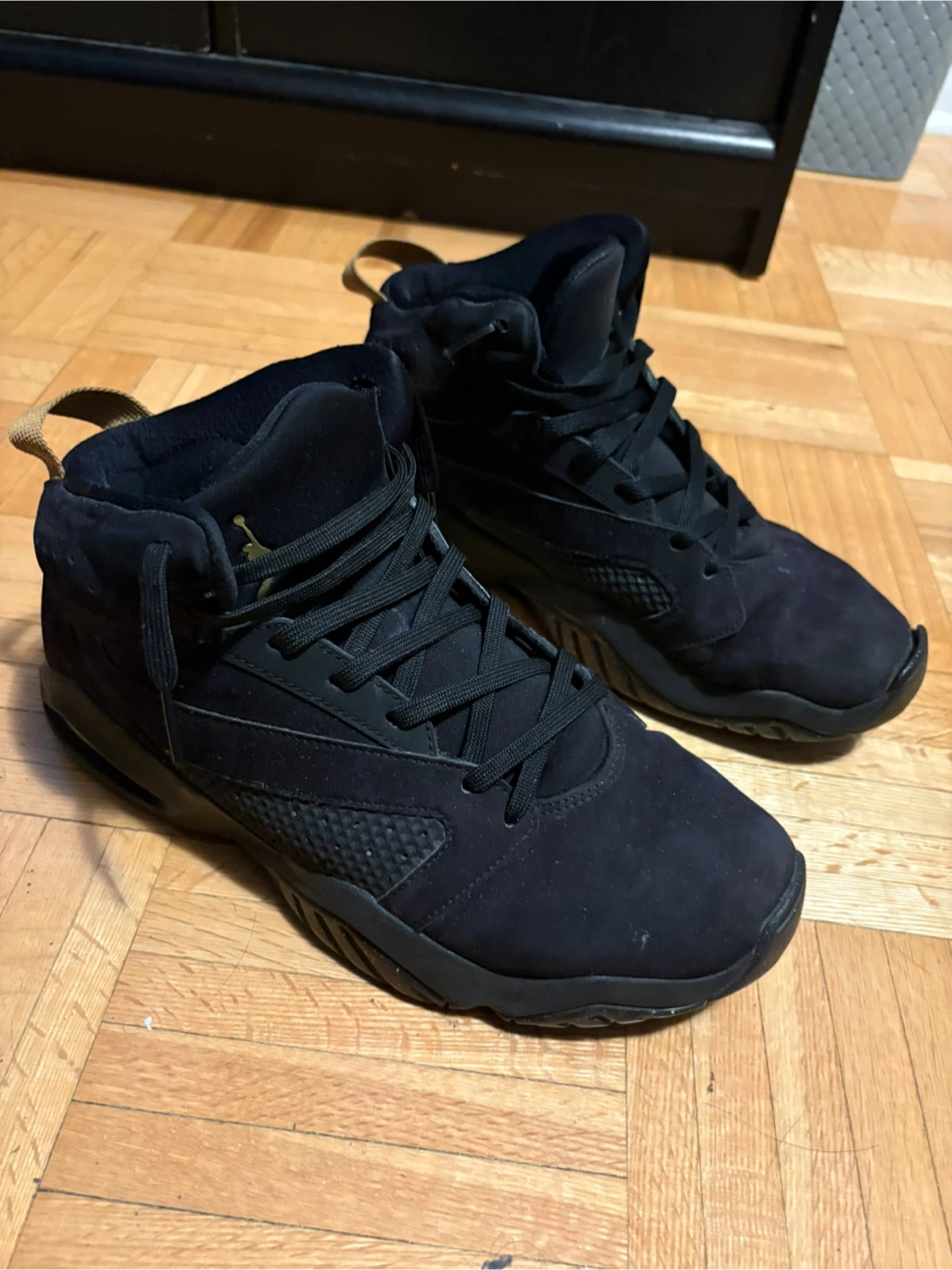 Jordan Max Aura 5 Black Gold Sneakers - photo 2