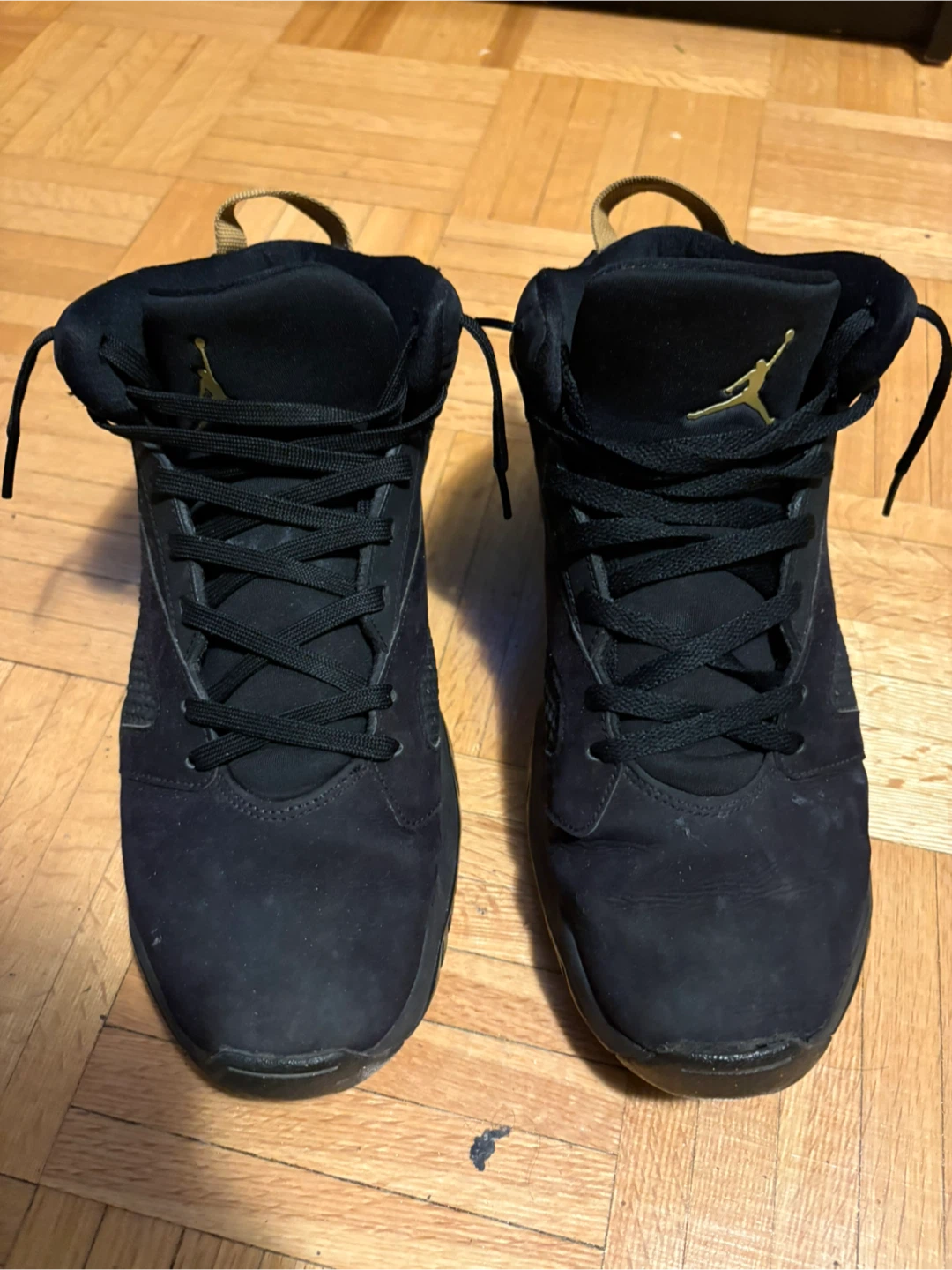 Jordan Max Aura 5 Black Gold Sneakers - photo 3