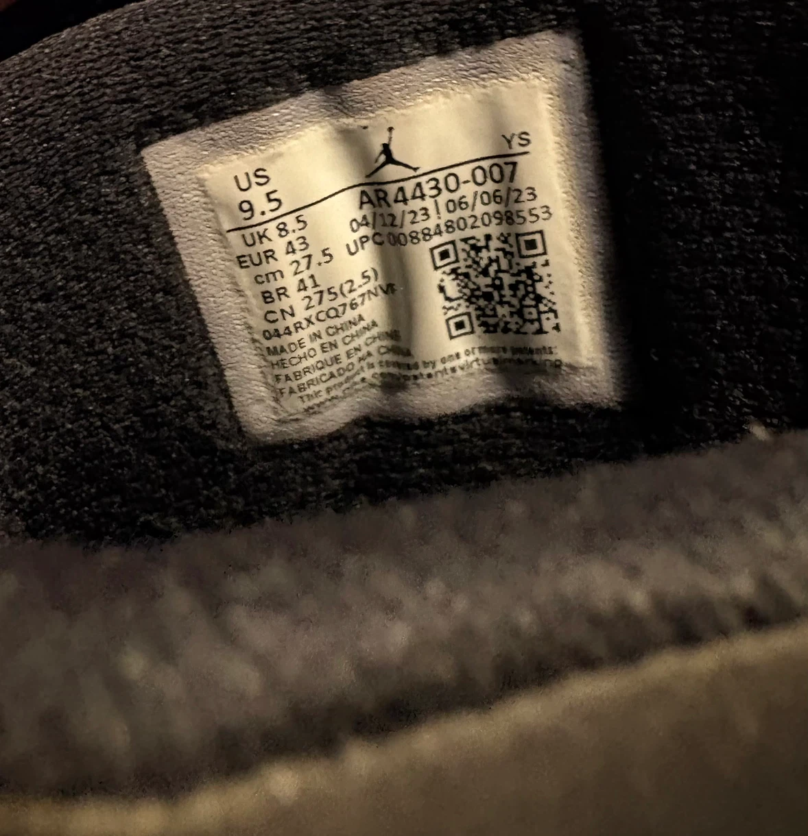 Jordan Max Aura 5 Black Gold Sneakers - photo 5