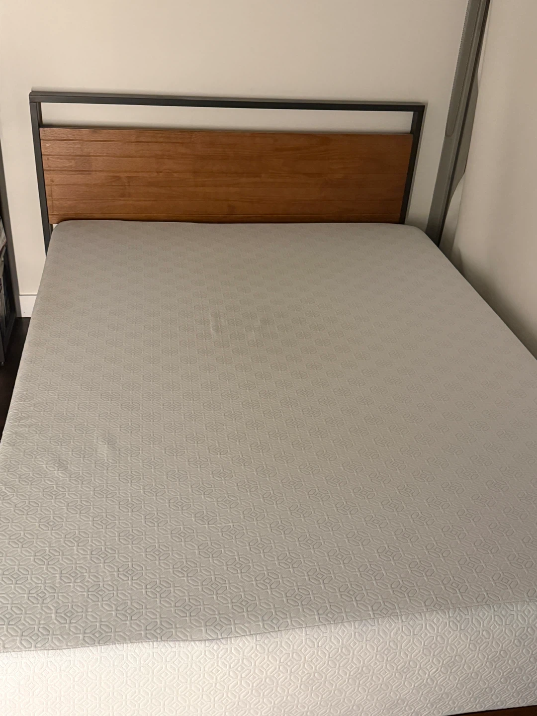 Queen size mattress and bed frame - photo 2