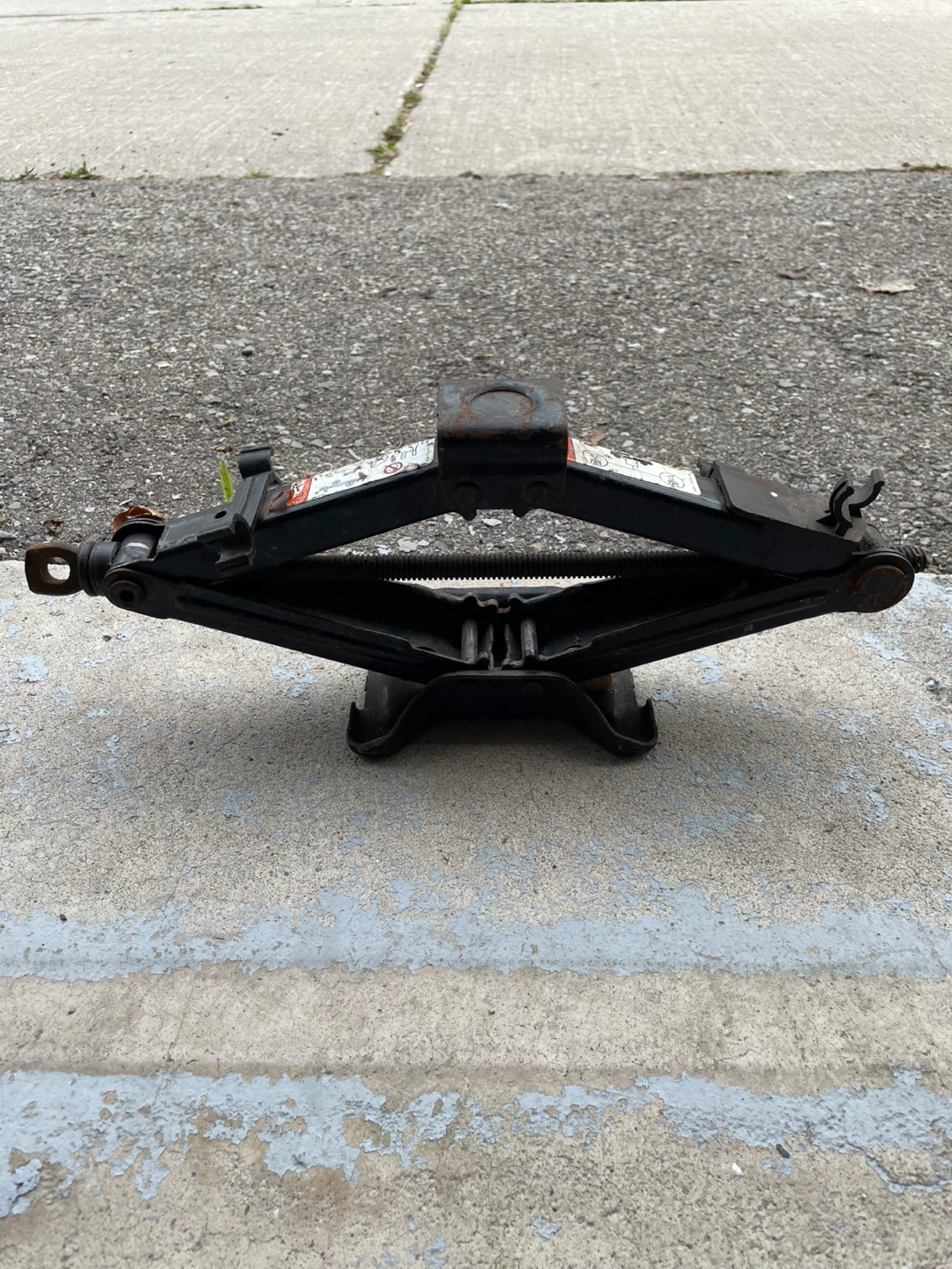 OEM Scissor Jack for Ford Vehicles