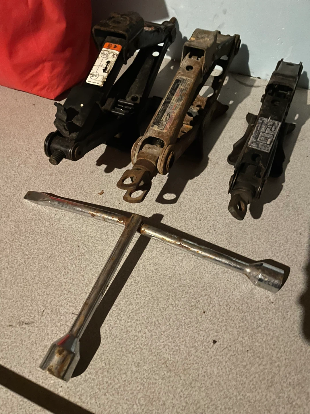Automotive Scissor Jacks and Lug Wrench - photo 5