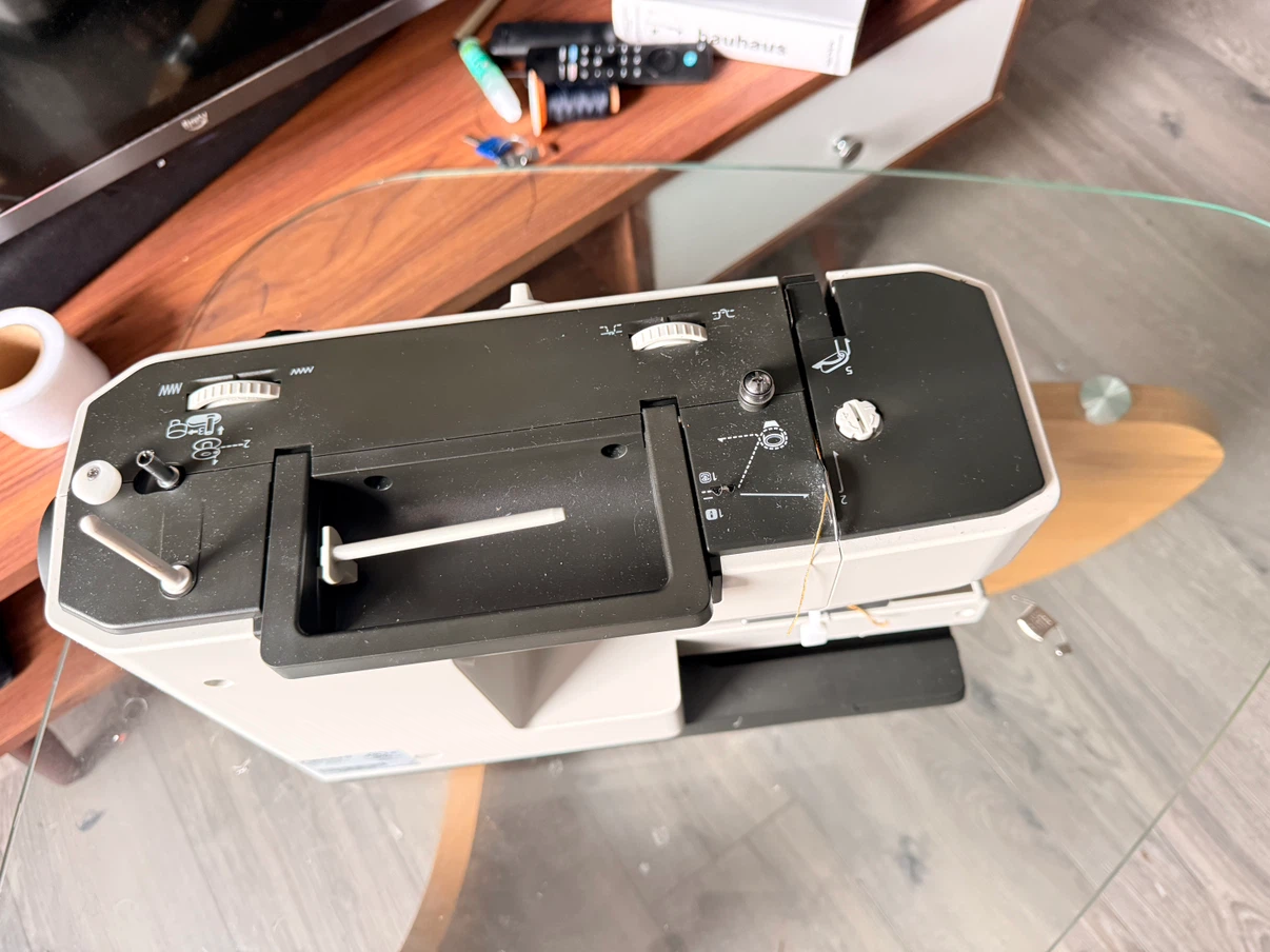 Necchi Q132A Sewing Machine - photo 4