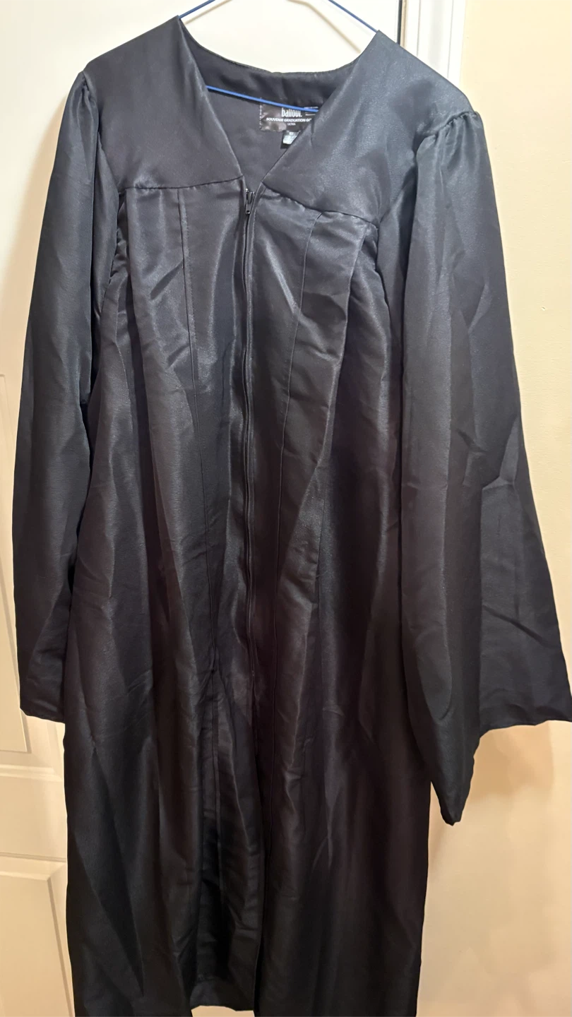 Balfour Graduation Gown - Size Ultra - photo 2