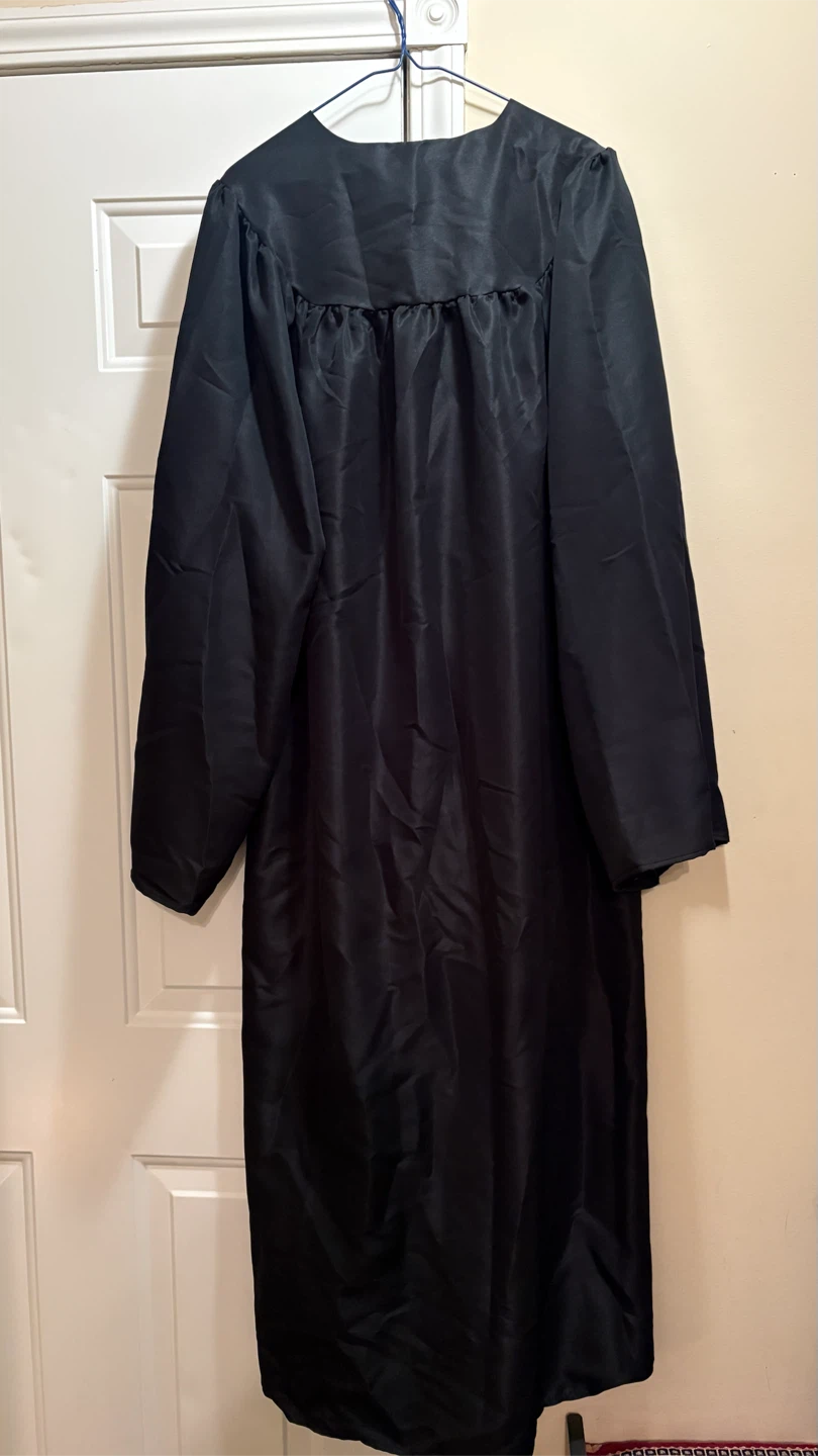 Balfour Graduation Gown - Size Ultra - photo 3