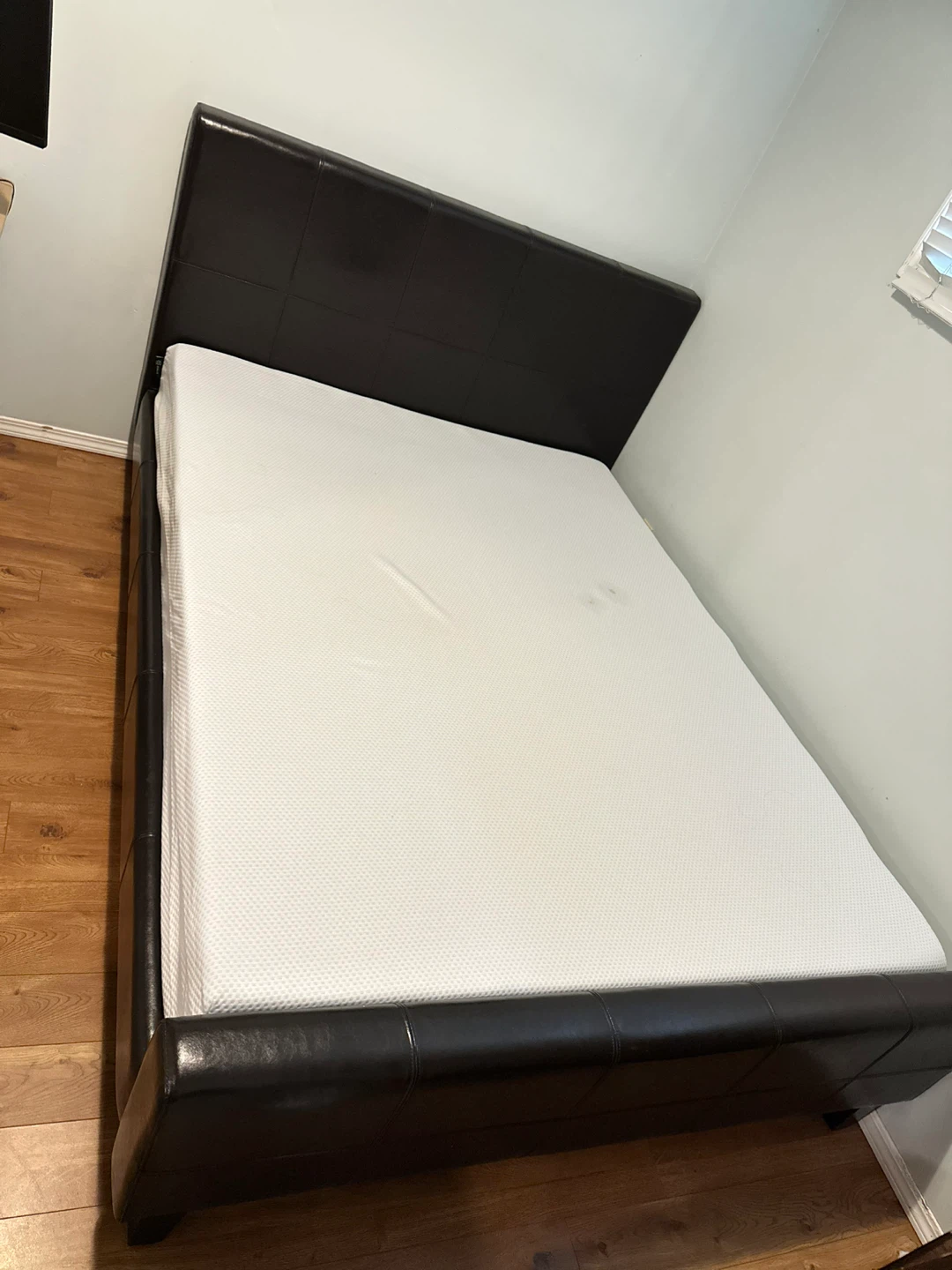 10" Memory Foam Queen Mattress + Queen Bed Frame