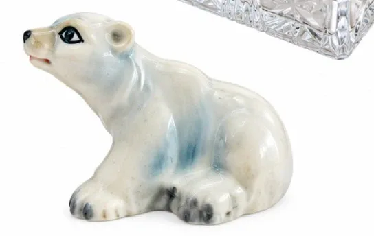 Ceramic polar bear figurine - photo 2