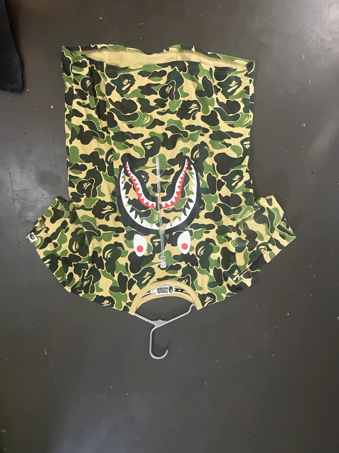 A Bathing Ape Camo Shark T-Shirt size XL Ua authentic