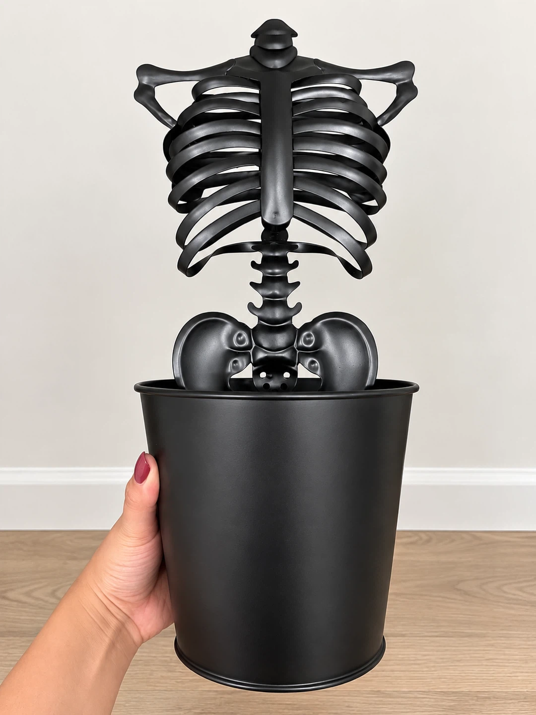 Brand New Ashland Halloween Metal Skeleton Planter 💀🎃