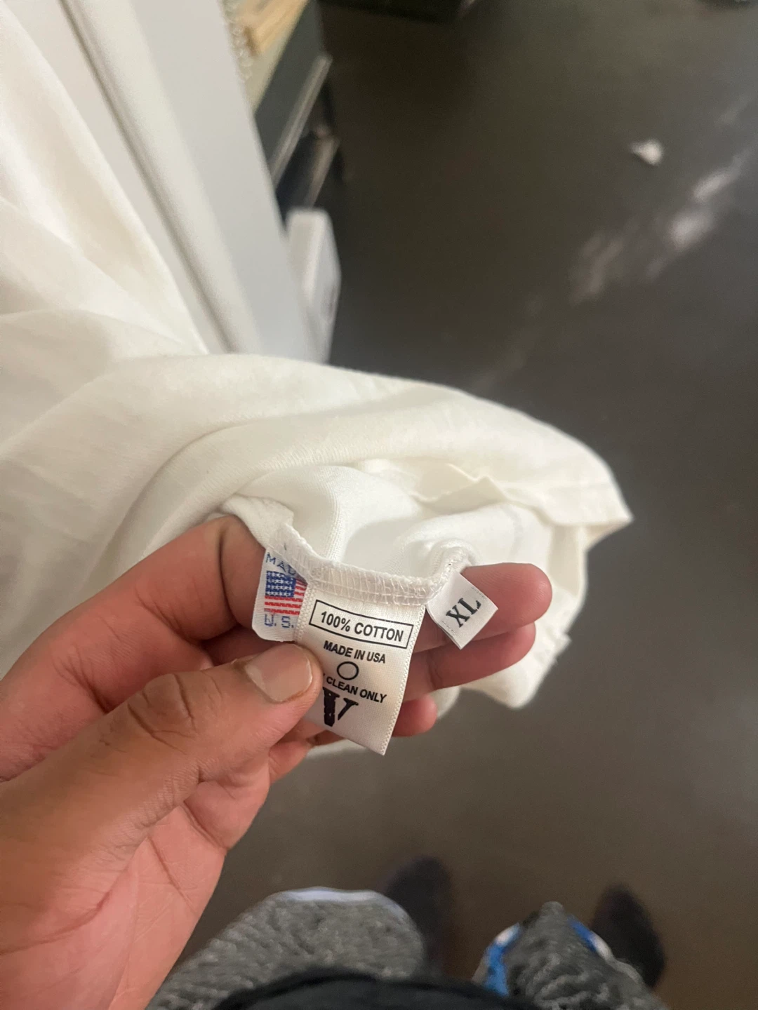 Vlone White Graphic T-Shirt size XL - photo 4
