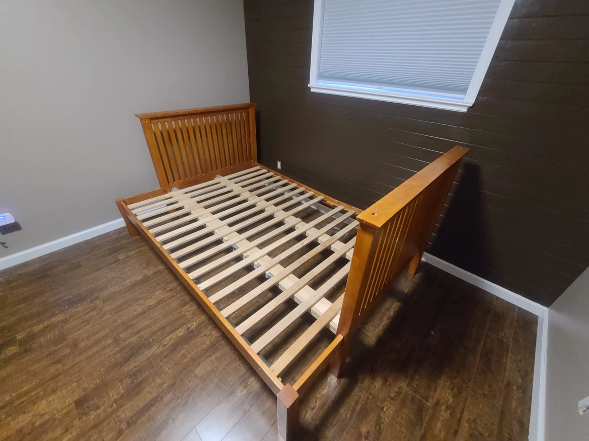 Wooden bed frame - photo 2