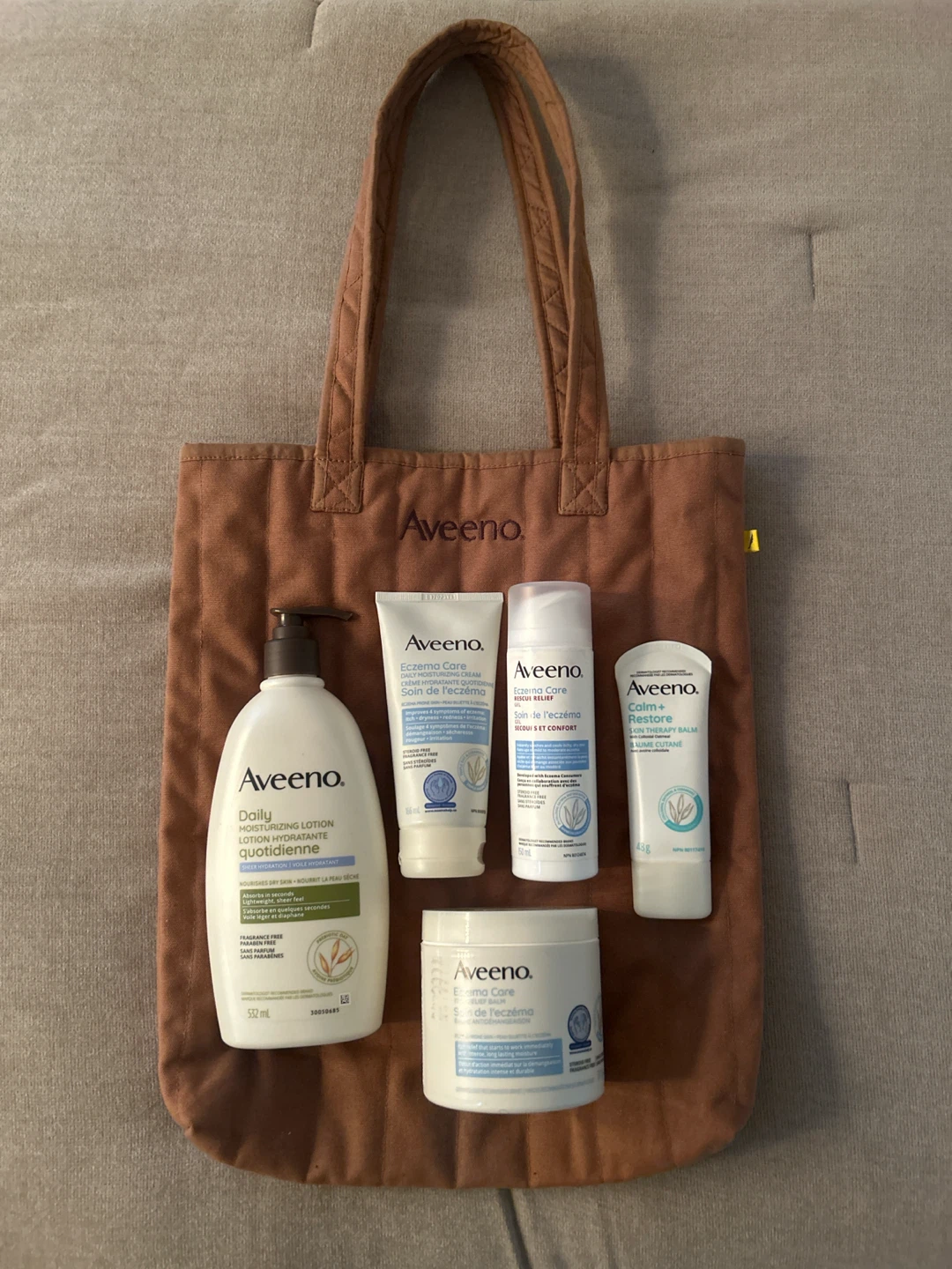 🧴Aveeno Eczema & Sensitive Skin Bundle + branded tote bag ✨