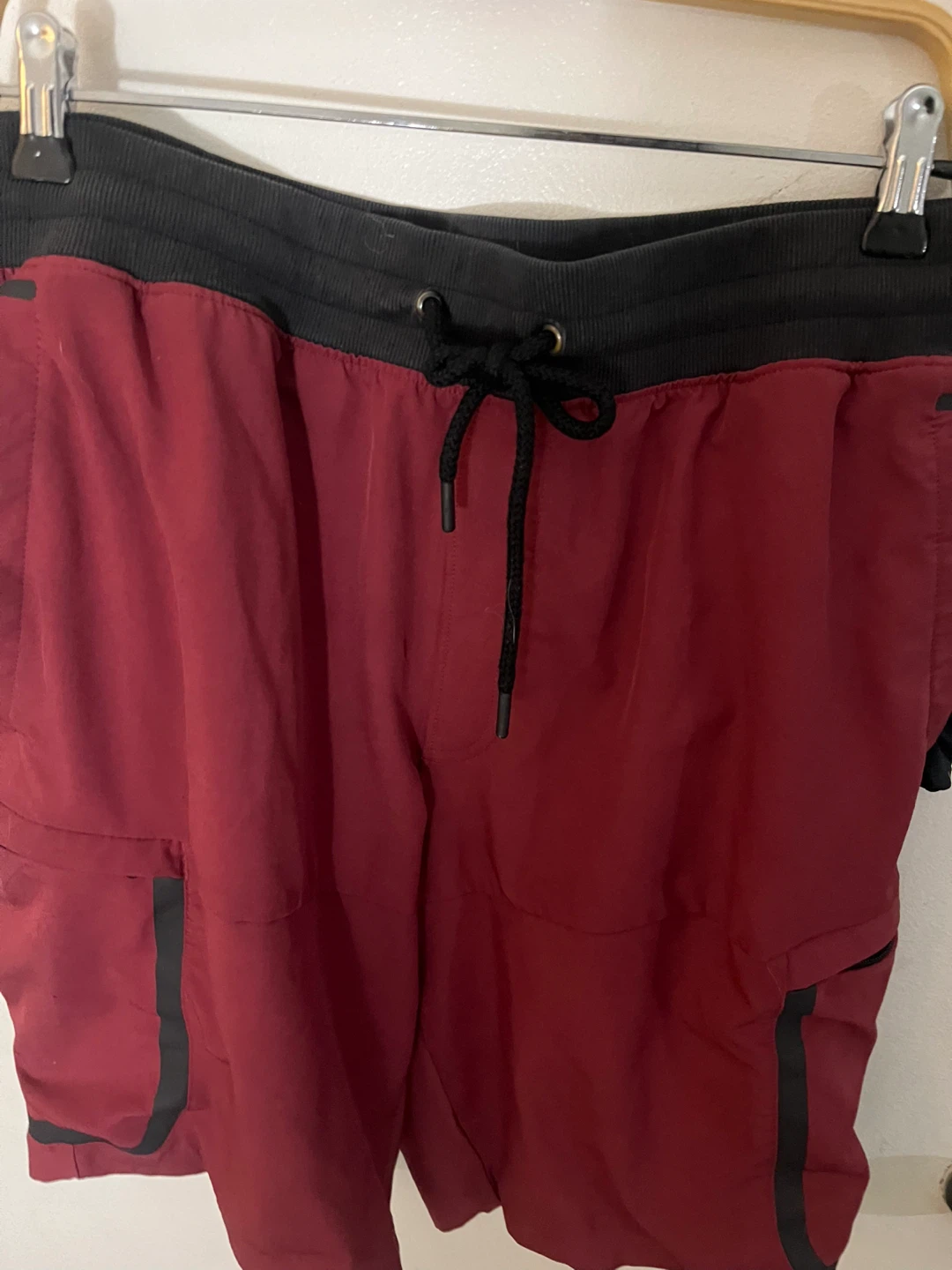 Under Armour Fitted Shorts Burgundy size XL - photo 2