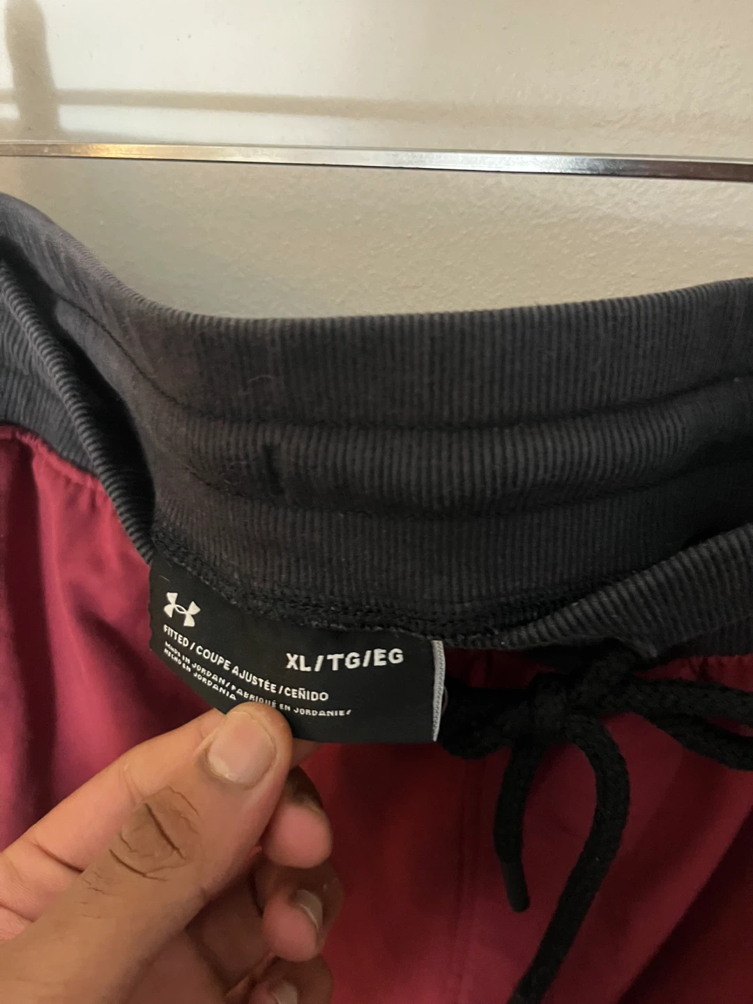 Under Armour Fitted Shorts Burgundy size XL - photo 3