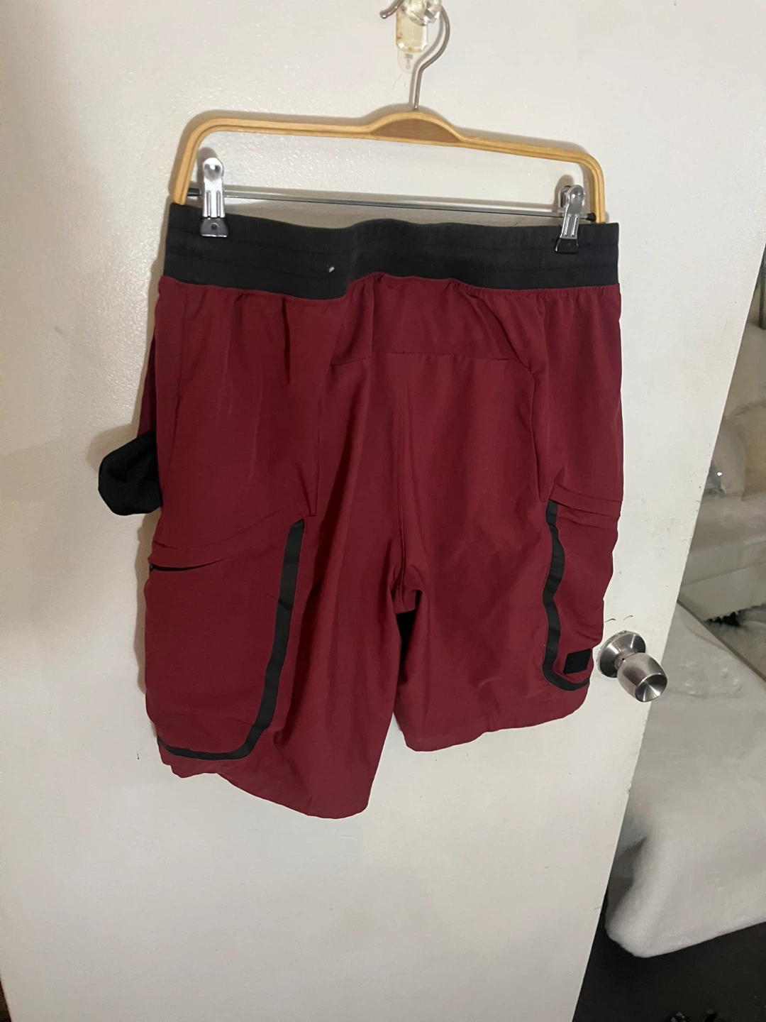 Under Armour Fitted Shorts Burgundy size XL - photo 4