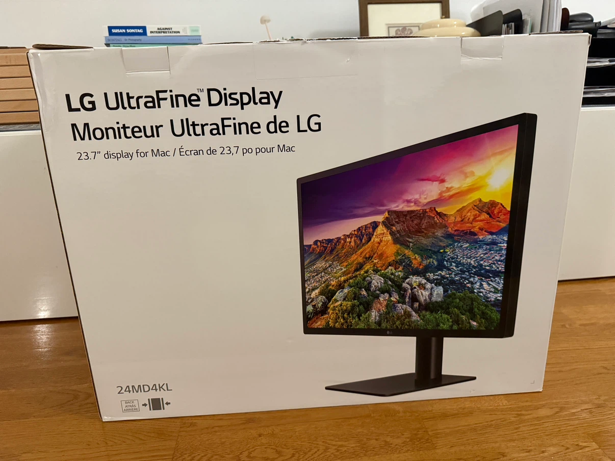 LG UltraFine 4K display monitor for mac