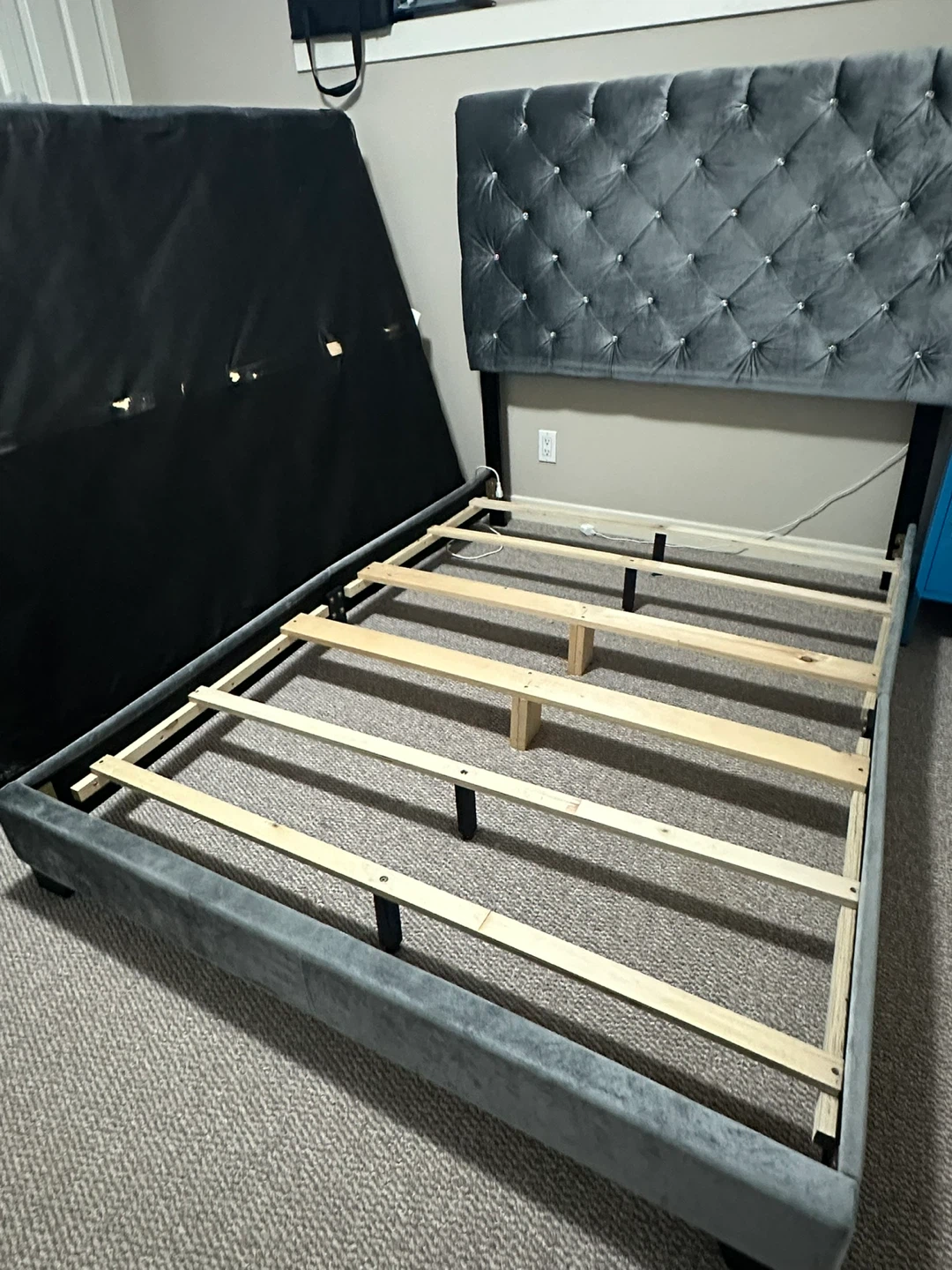 🛏️ Full-Size Bed Set – $250 or best offer